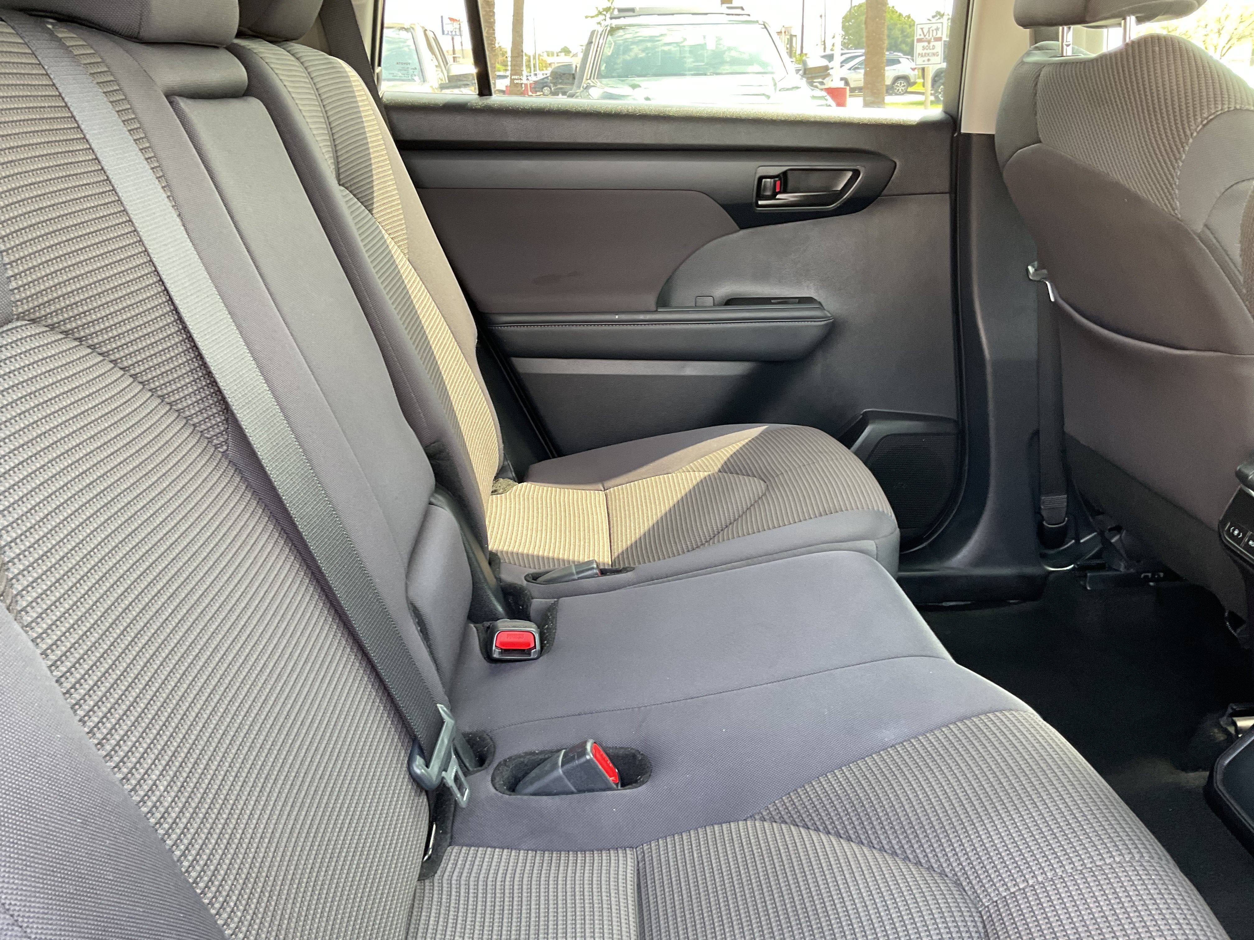 2025 Toyota Highlander LE