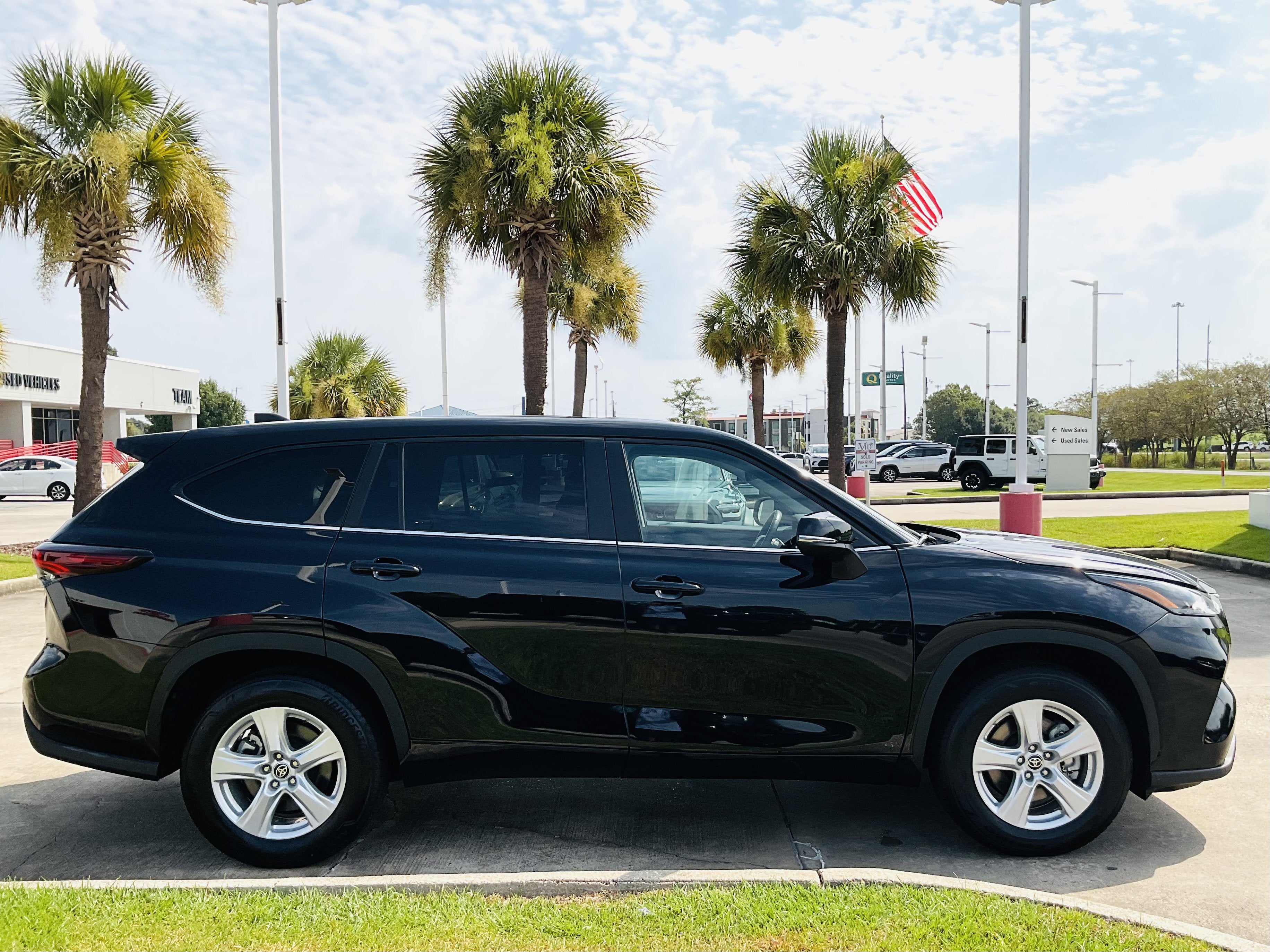 2025 Toyota Highlander LE