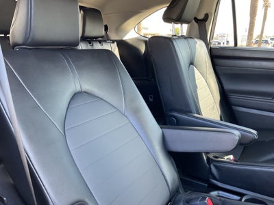 2025 Toyota Highlander XLE