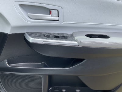 2025 Toyota Sienna LE