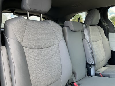 2025 Toyota Sienna LE