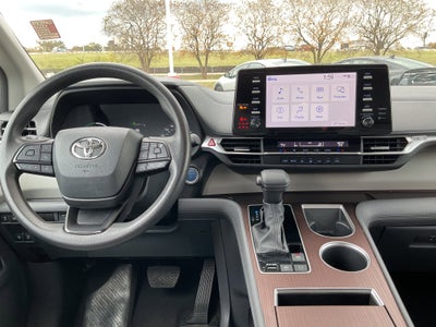 2024 Toyota SIENNA LE LE