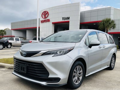 2024 Toyota SIENNA LE LE