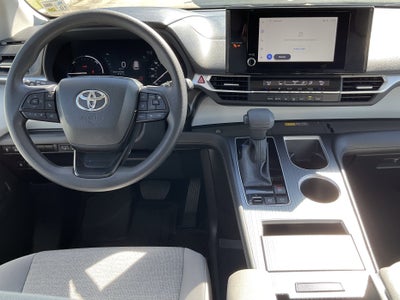 2025 Toyota Sienna LE