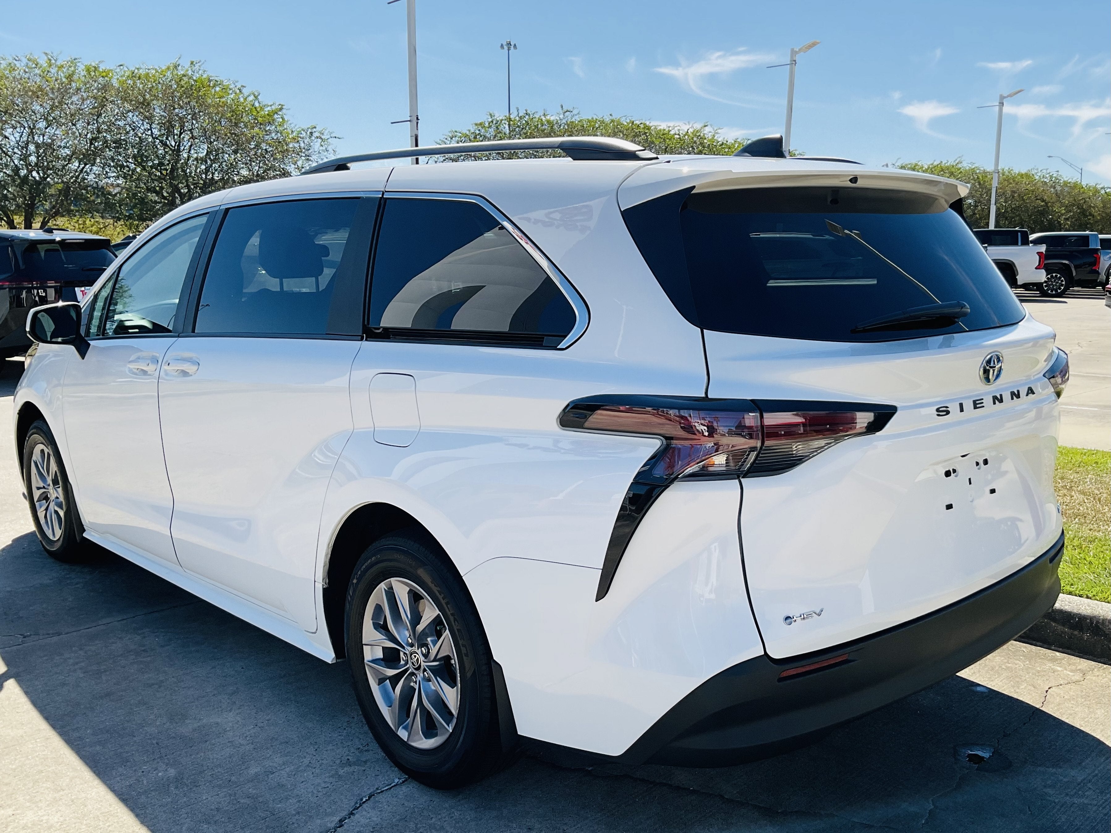 2025 Toyota Sienna LE