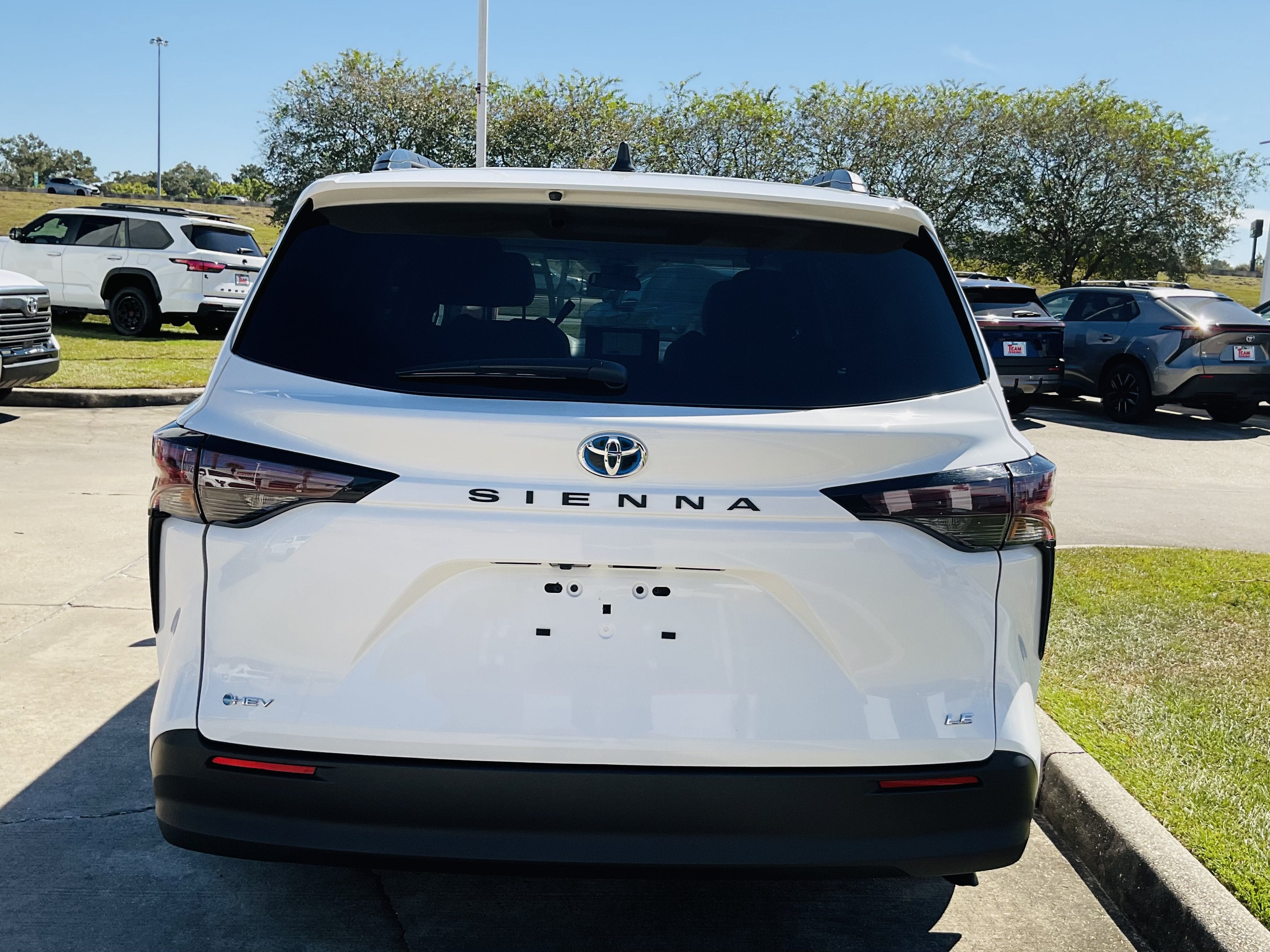 2025 Toyota Sienna LE