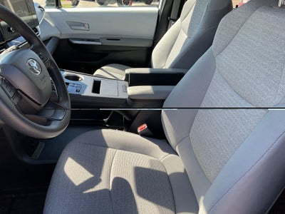 2025 Toyota Sienna LE