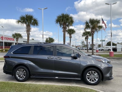 2025 Toyota SIENNA XLE XLE