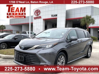 2025 Toyota SIENNA XLE XLE