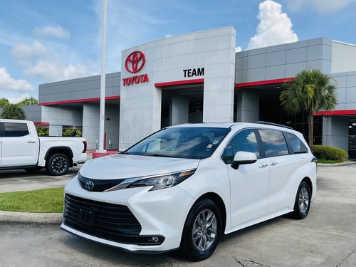 2025 Toyota Sienna XLE