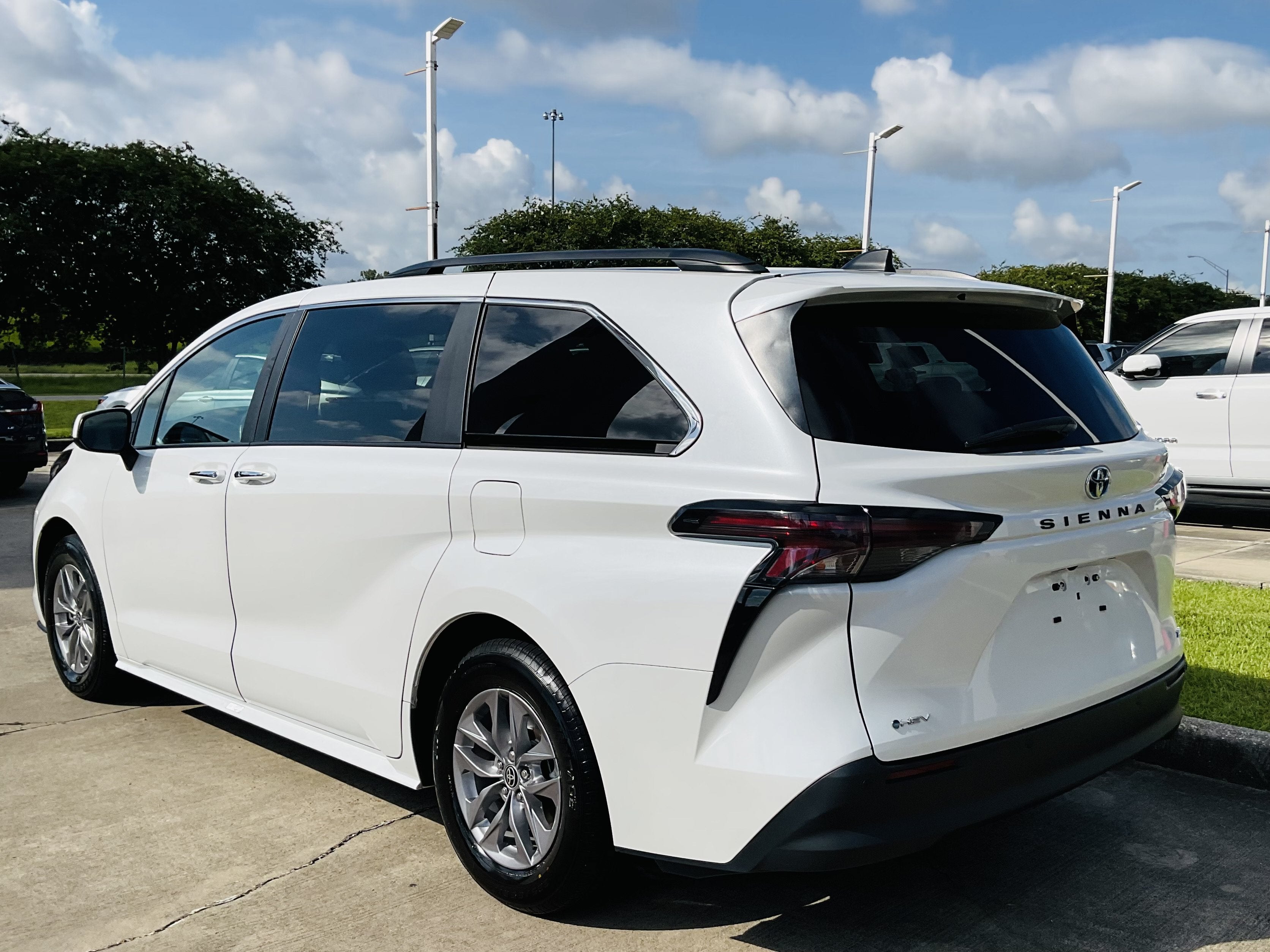 2025 Toyota Sienna XLE