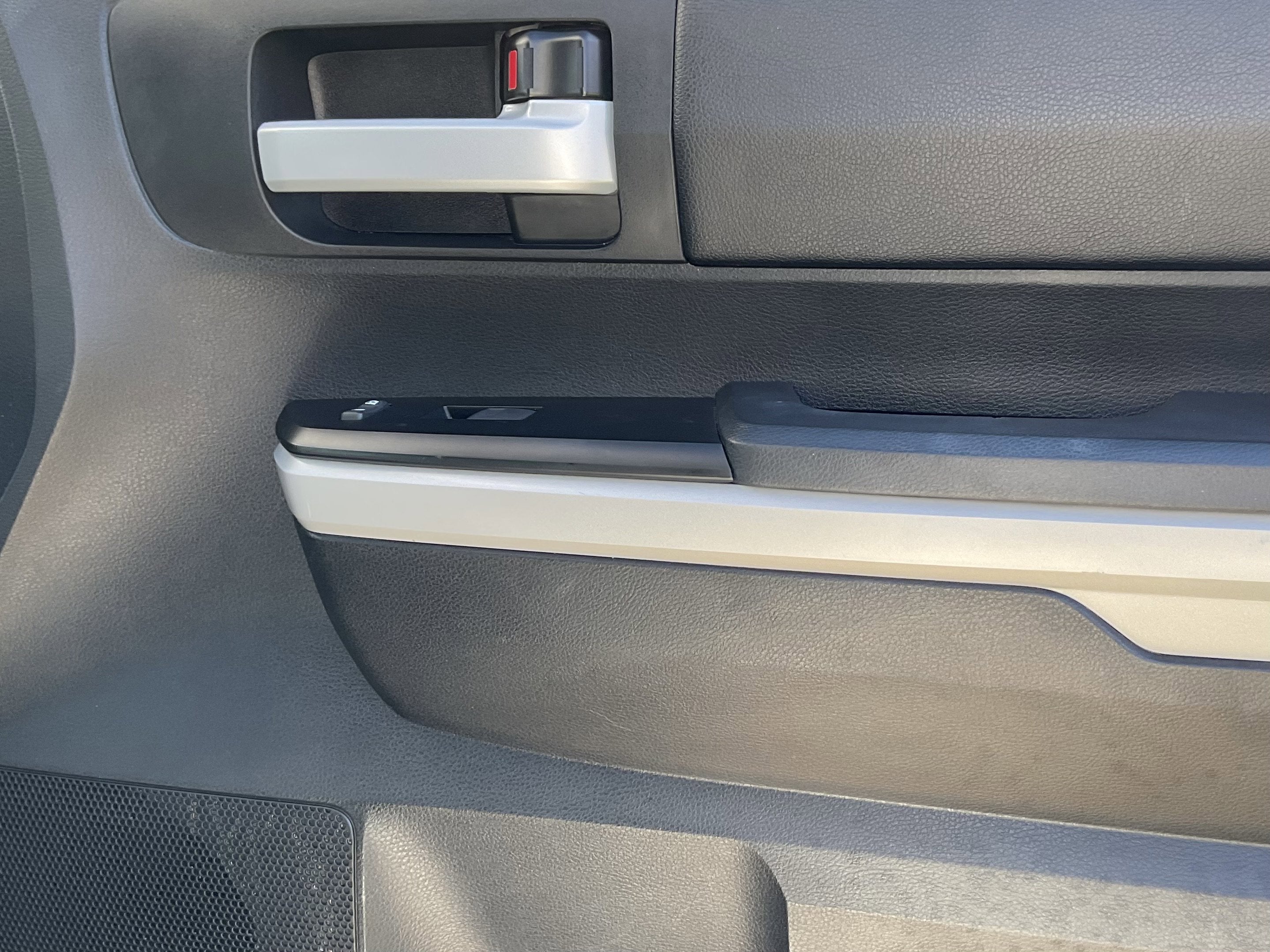 2019 Toyota TUNDRA 4X4 SR5