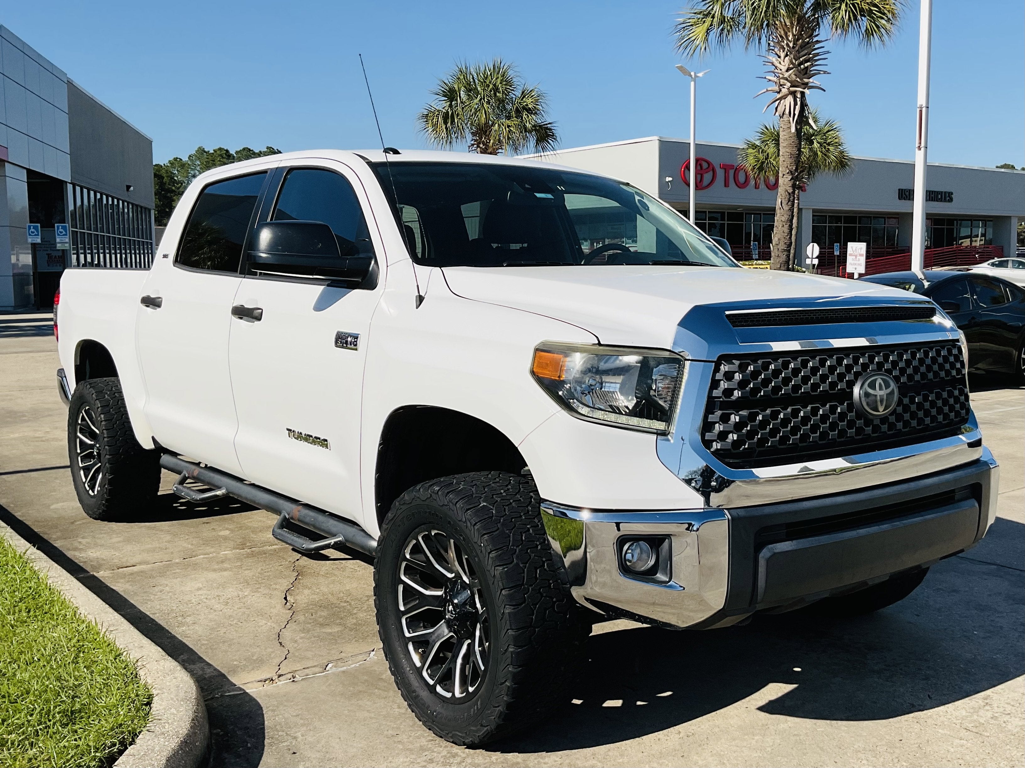 2019 Toyota TUNDRA 4X4 SR5