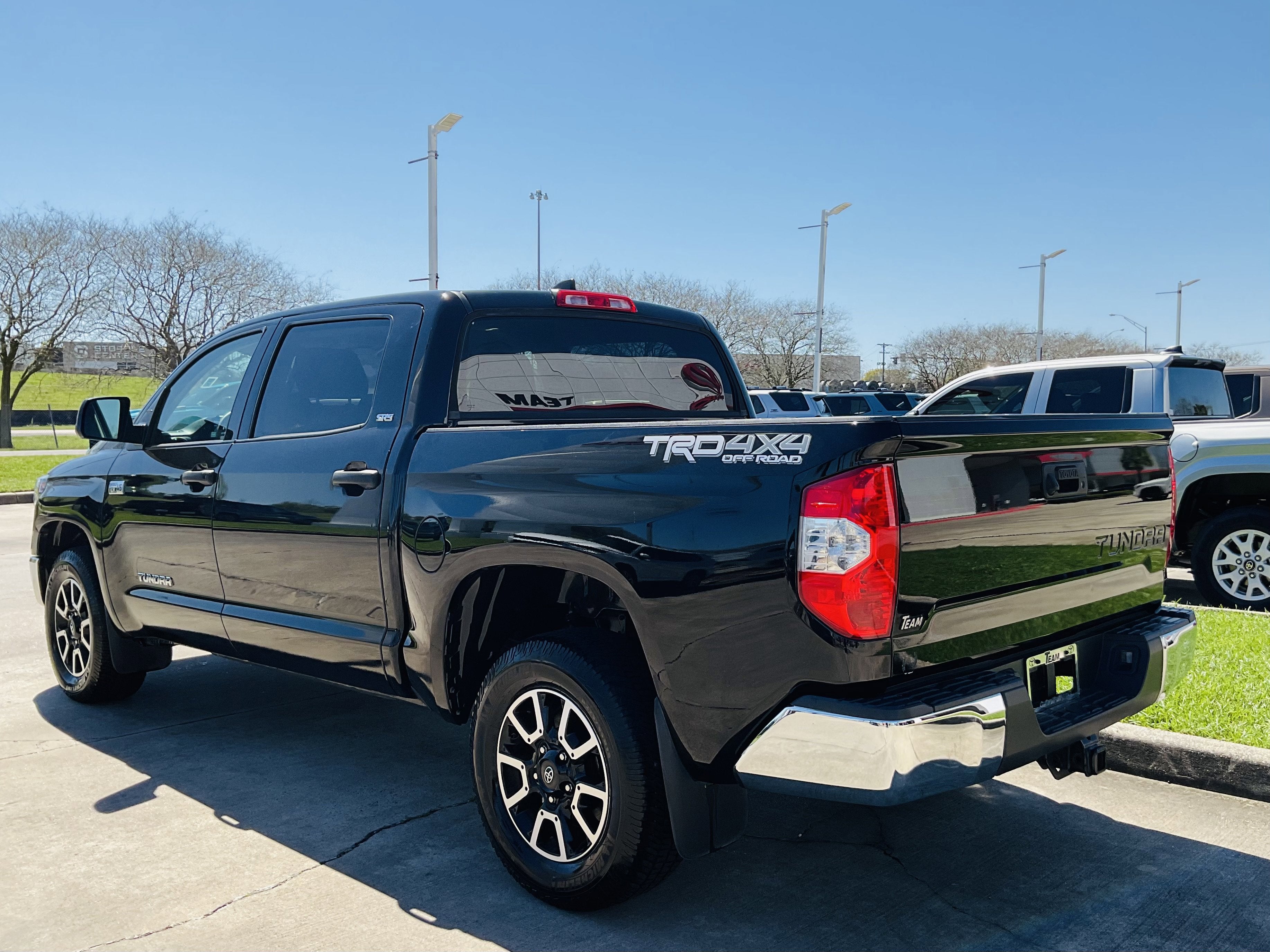 2020 Toyota TUNDRA 4X4 SR5