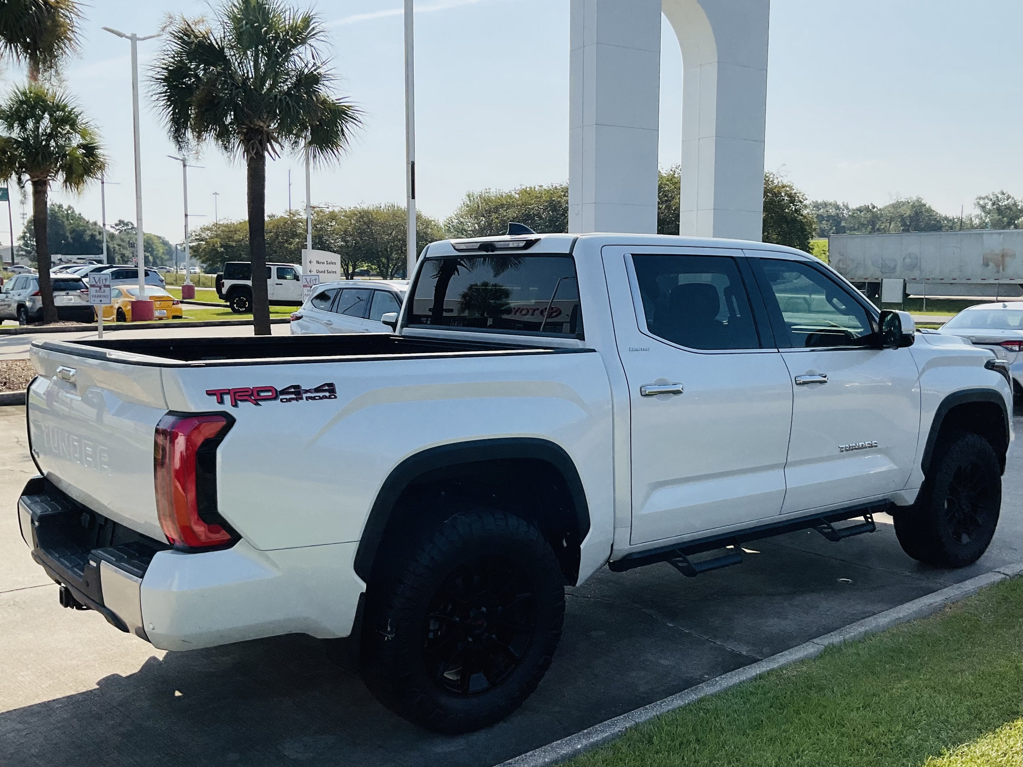 2023 Toyota Tundra i-FORCE MAX Limited Hybrid