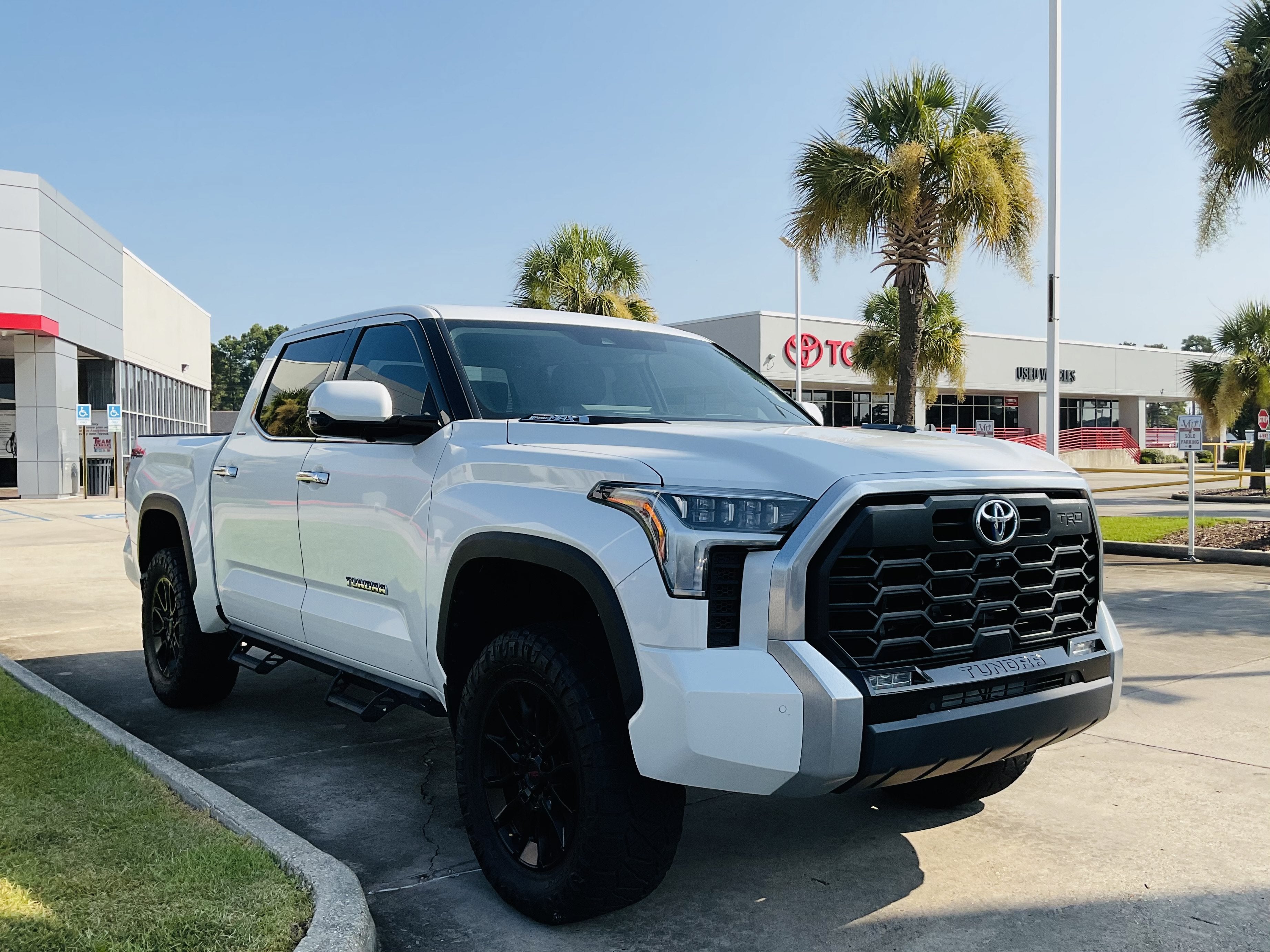 2023 Toyota Tundra i-FORCE MAX Limited Hybrid