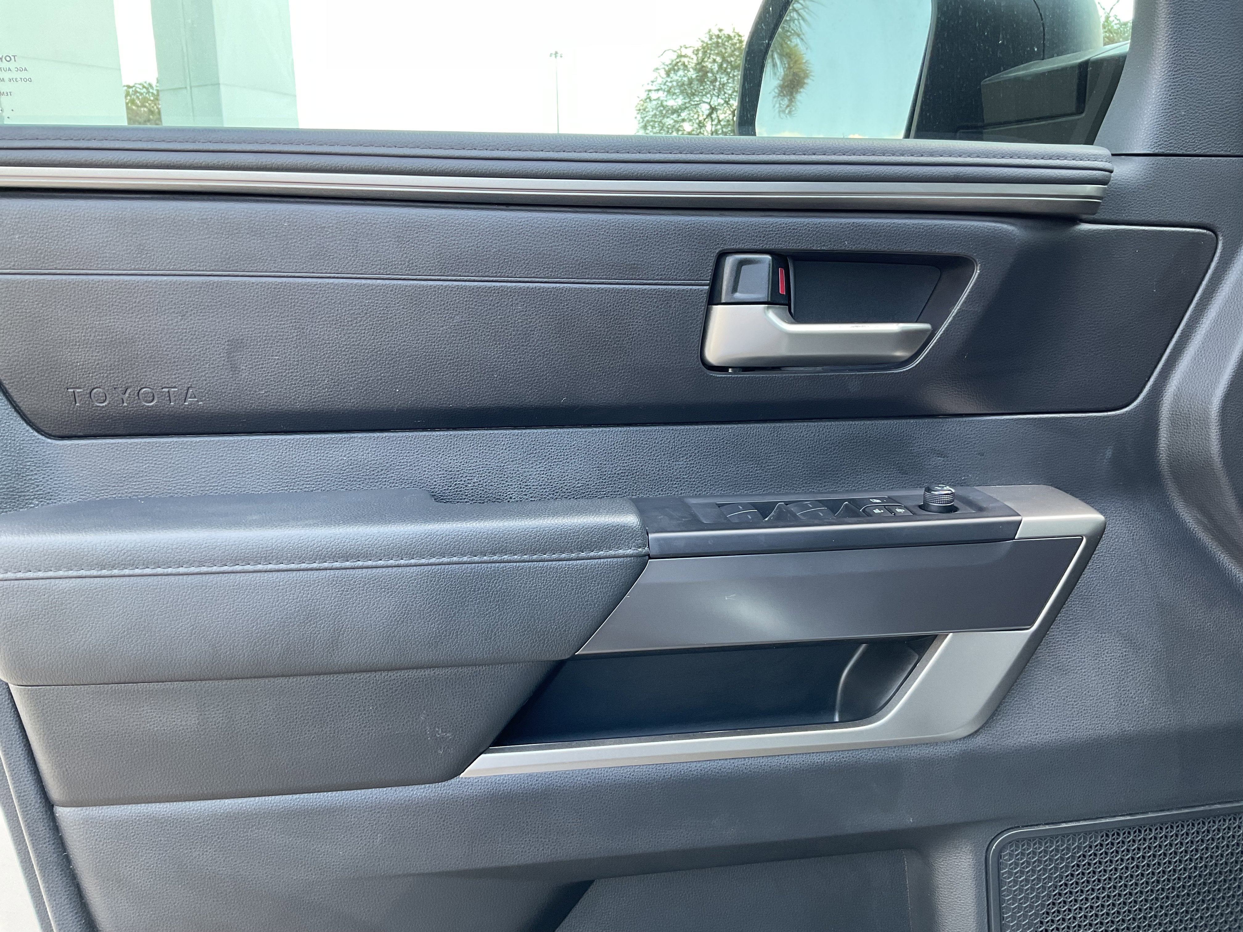 2024 Toyota TUNDRA 4X2 SR5