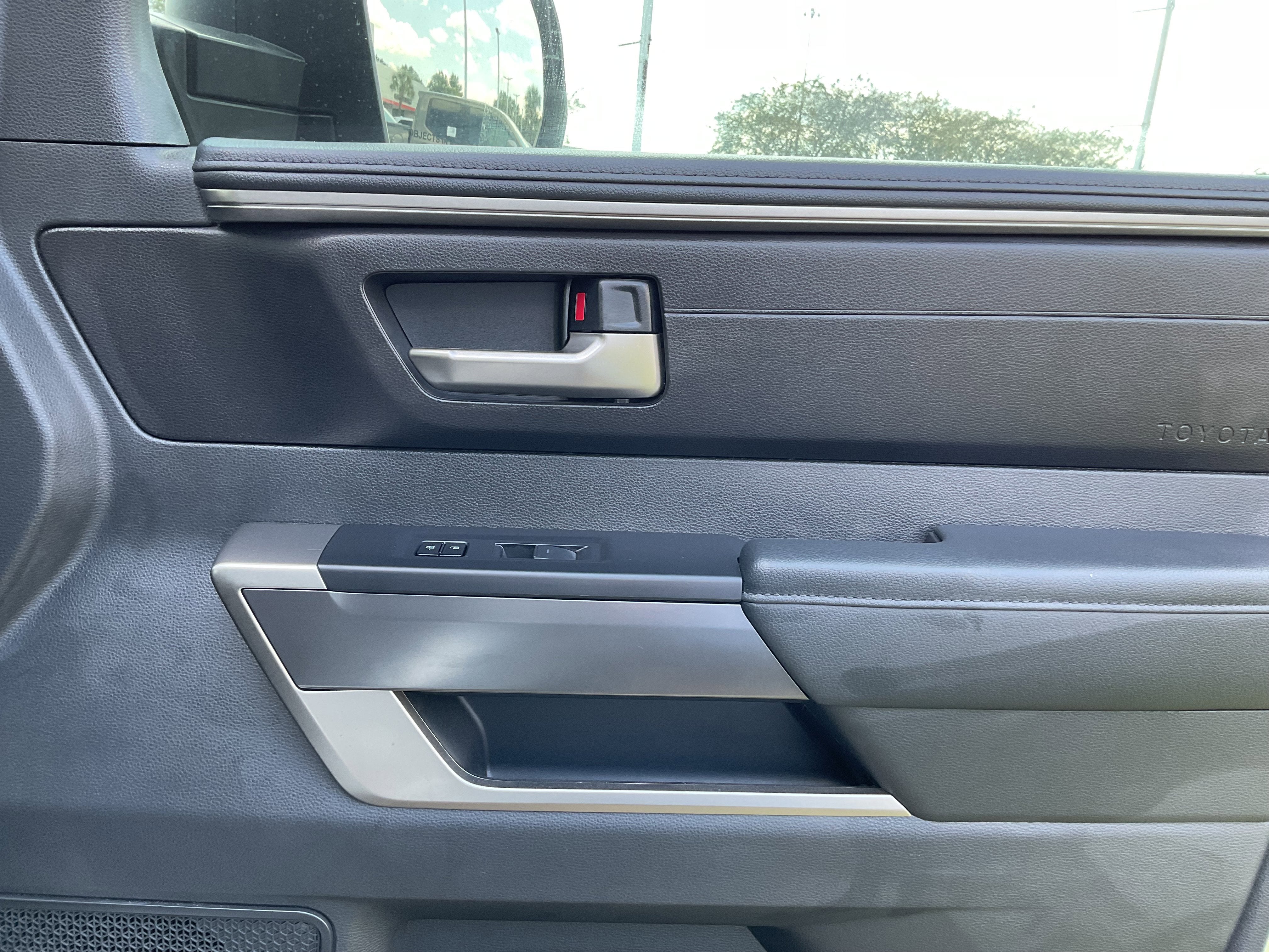 2024 Toyota TUNDRA 4X2 SR5