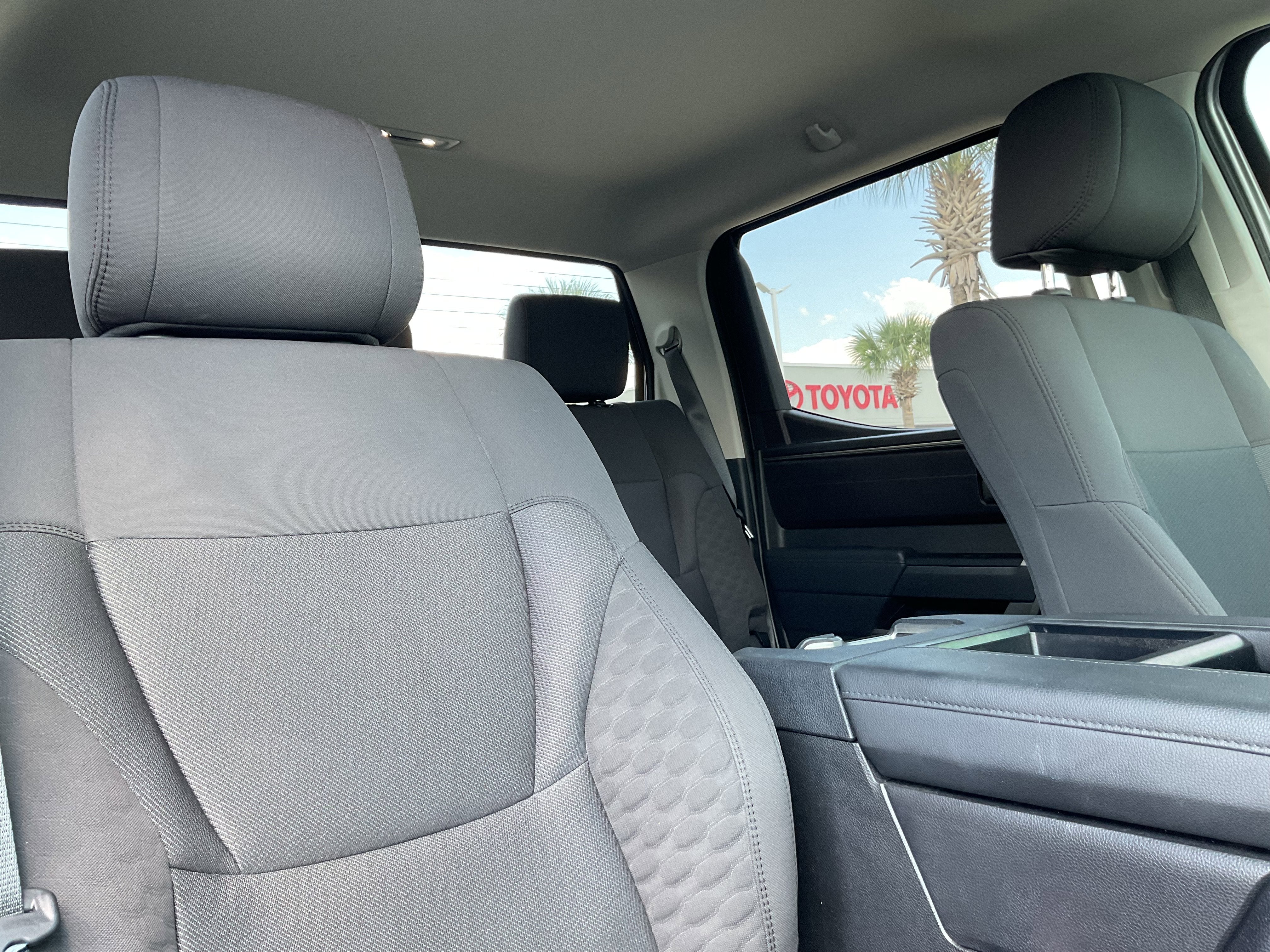 2024 Toyota TUNDRA 4X2 SR5