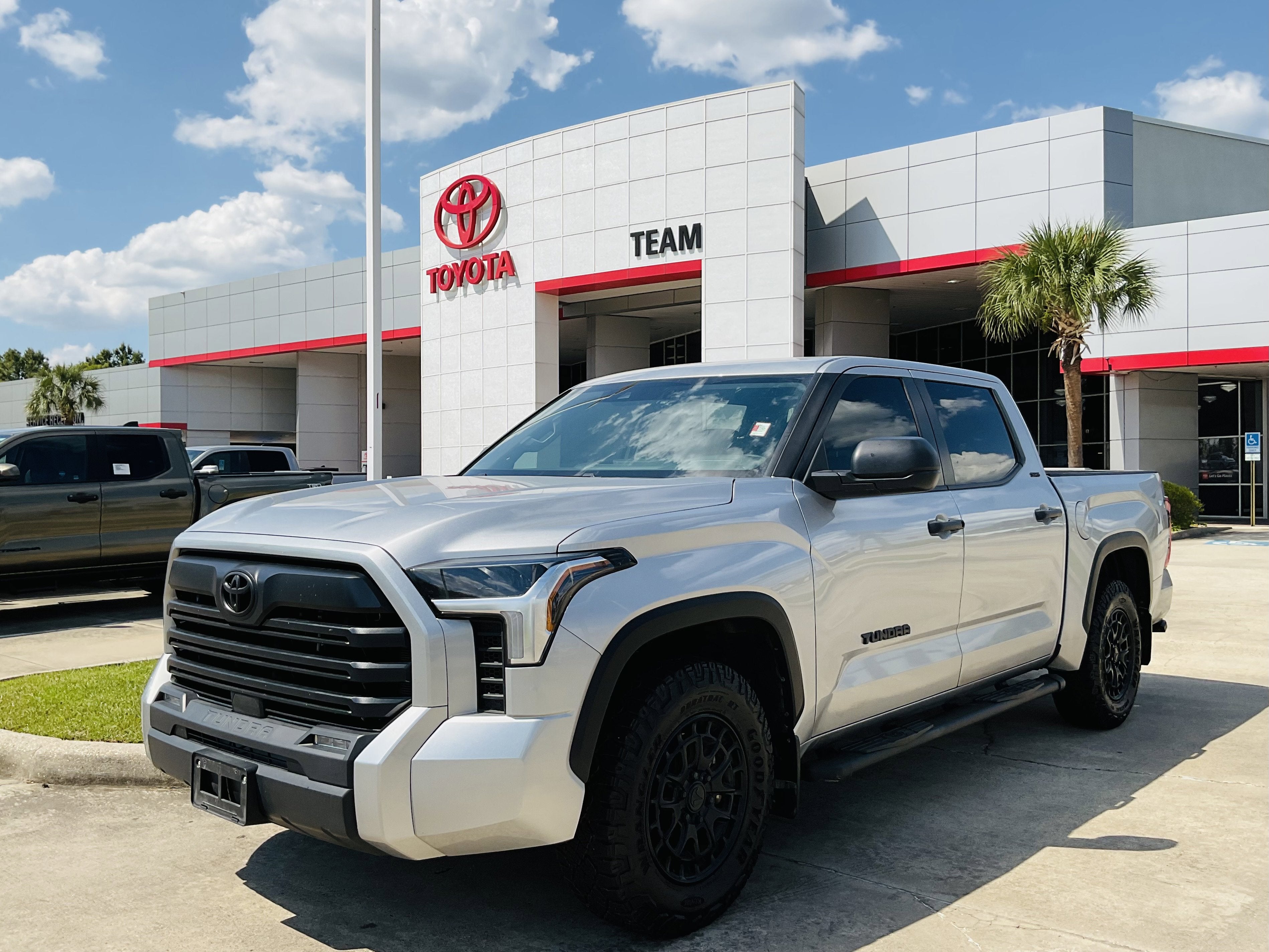 2024 Toyota TUNDRA 4X2 SR5