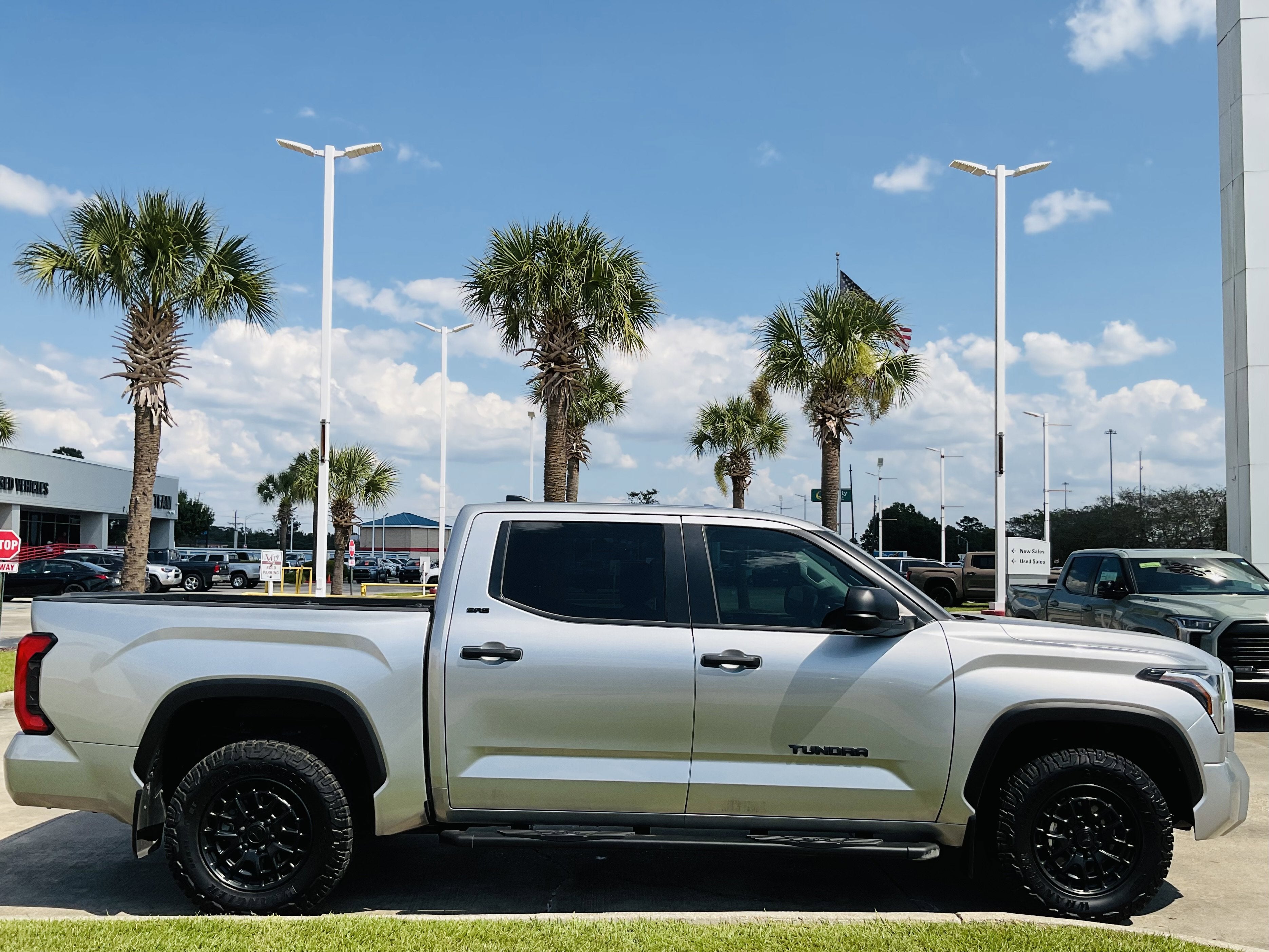 2024 Toyota TUNDRA 4X2 SR5