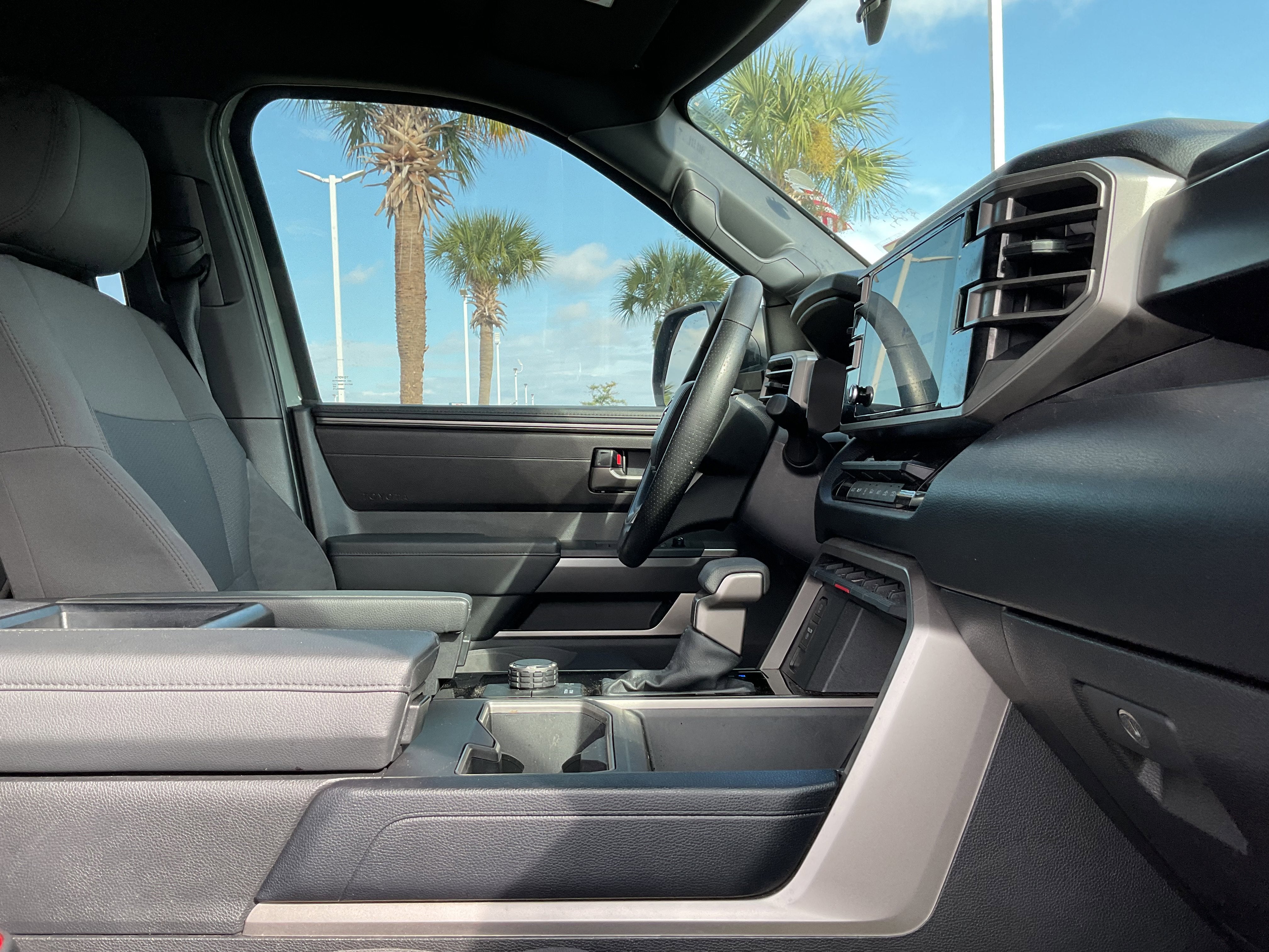 2025 Toyota TUNDRA 4X2 SR5