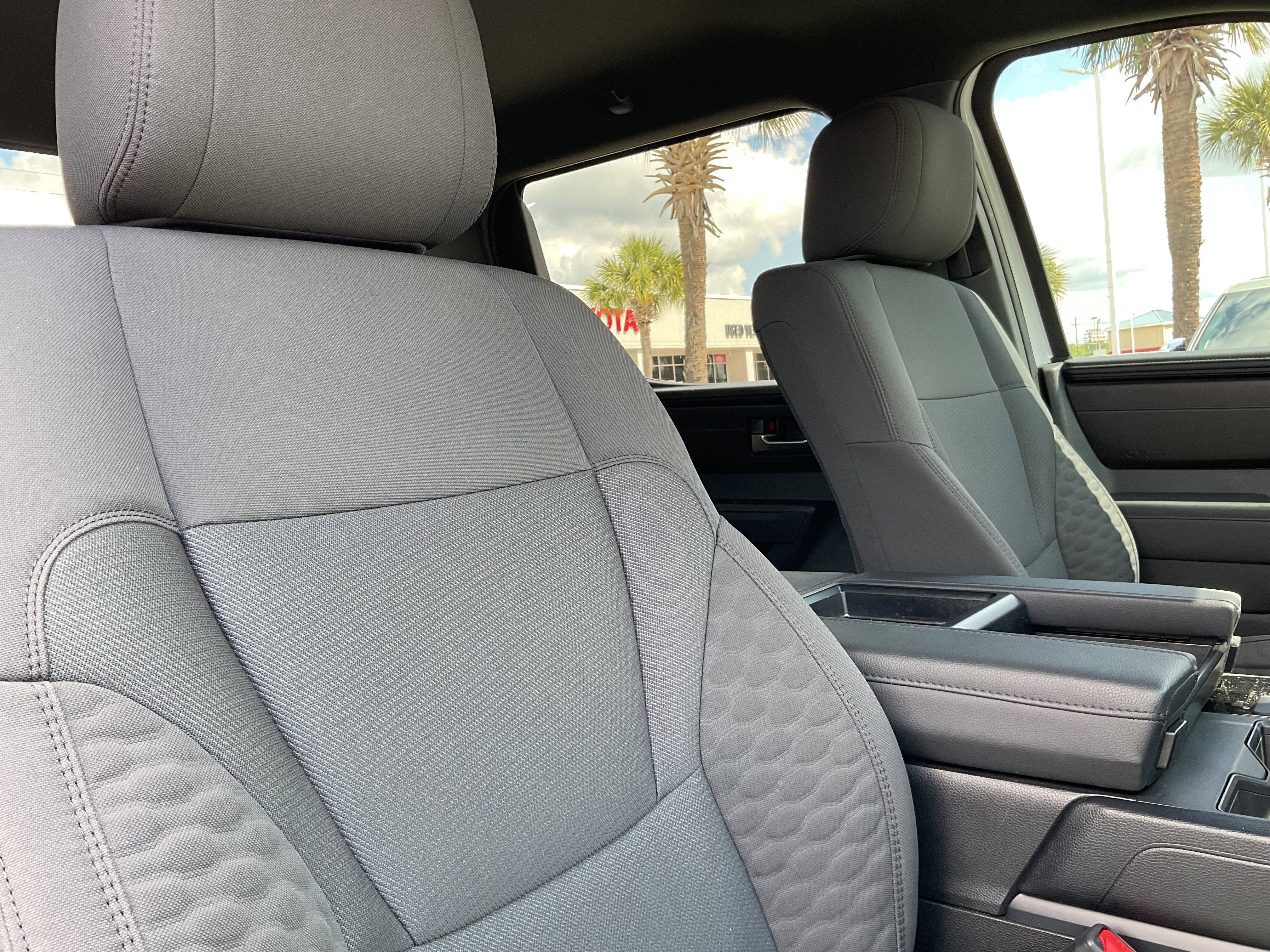 2025 Toyota TUNDRA 4X2 SR5