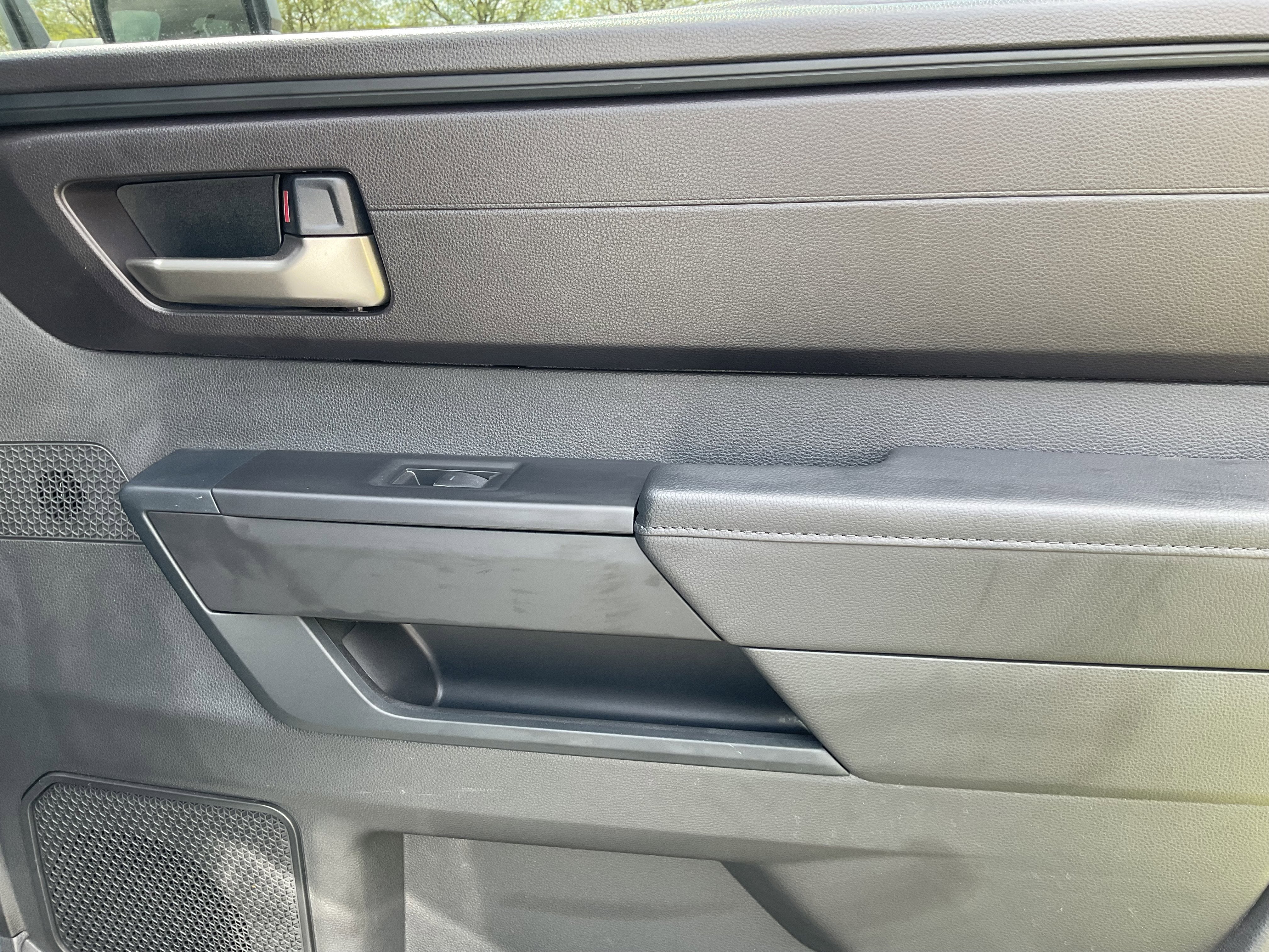 2025 Toyota TUNDRA 4X2 SR5