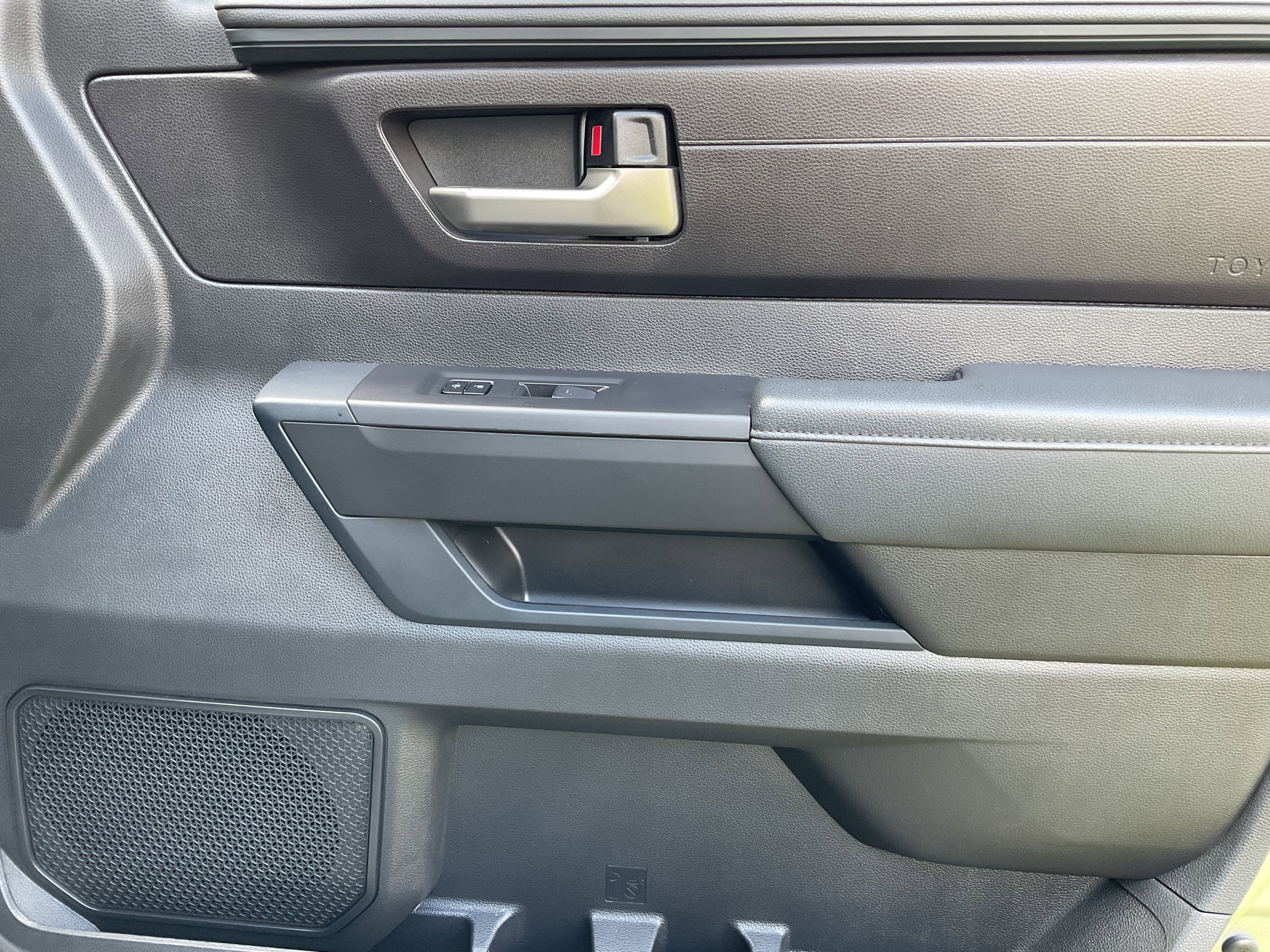 2024 Toyota TUNDRA 4X2 SR5