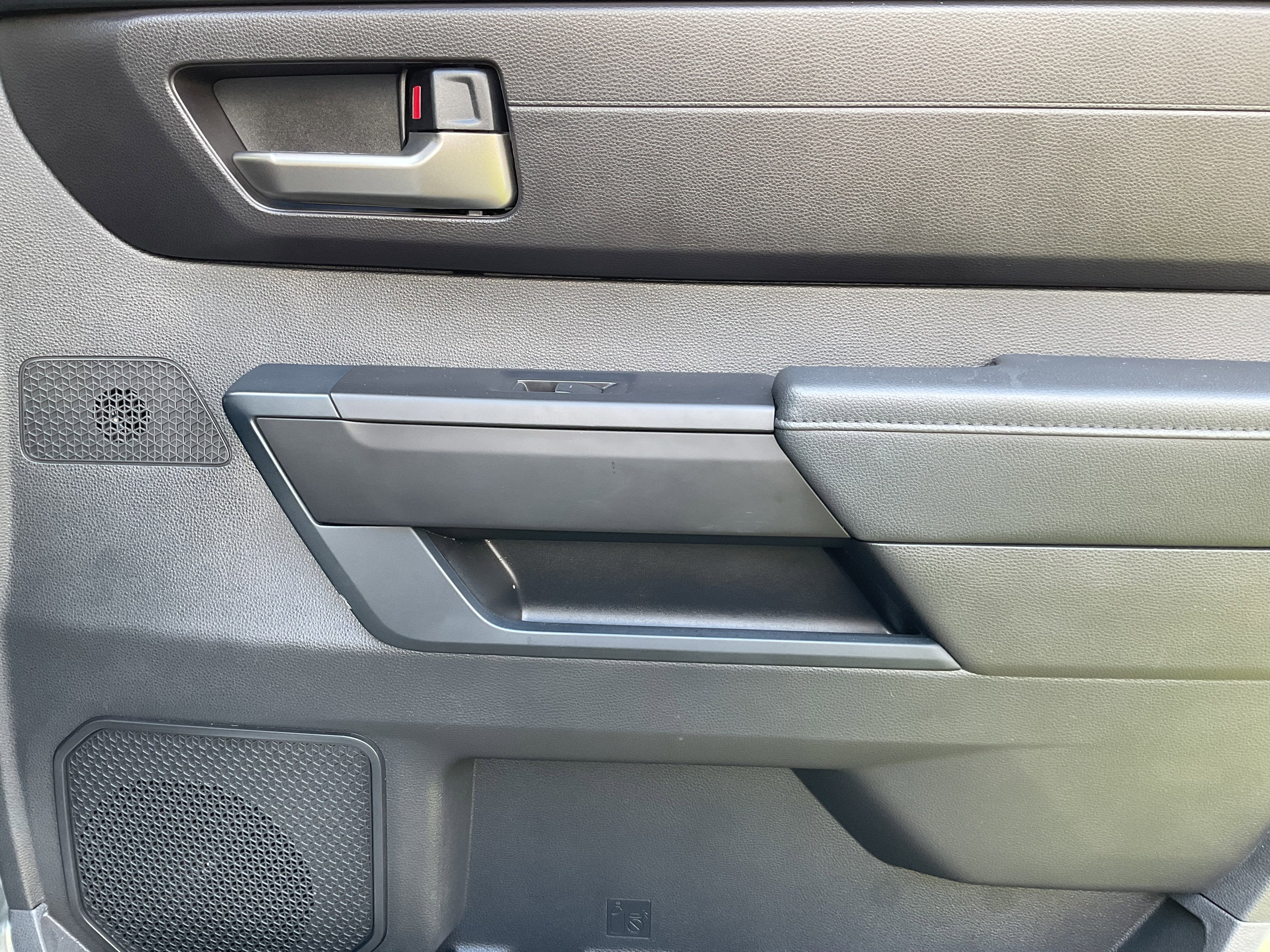 2024 Toyota TUNDRA 4X2 SR5