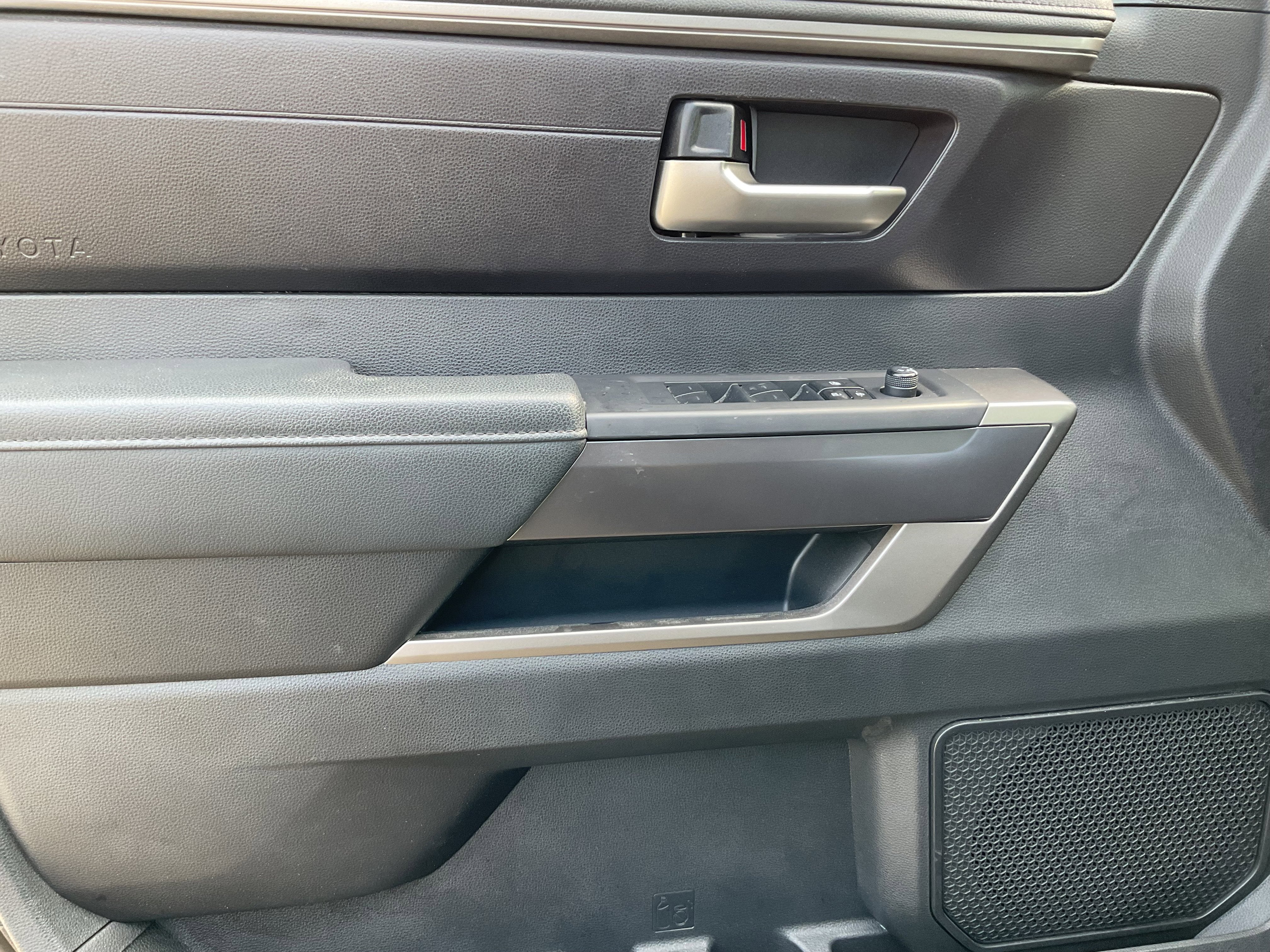 2023 Toyota TUNDRA 4X4 SR5