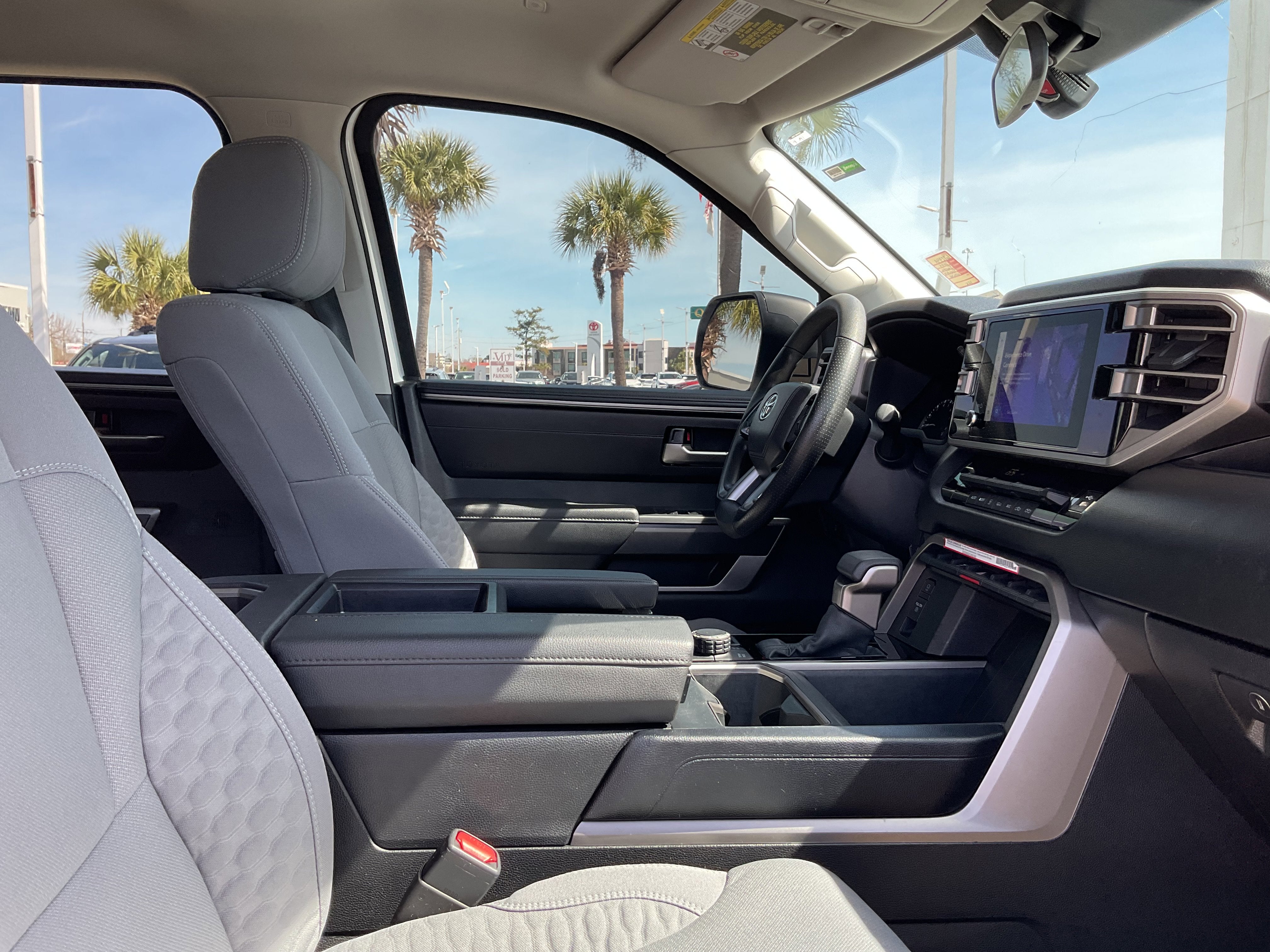 2024 Toyota TUNDRA 4X4 SR5