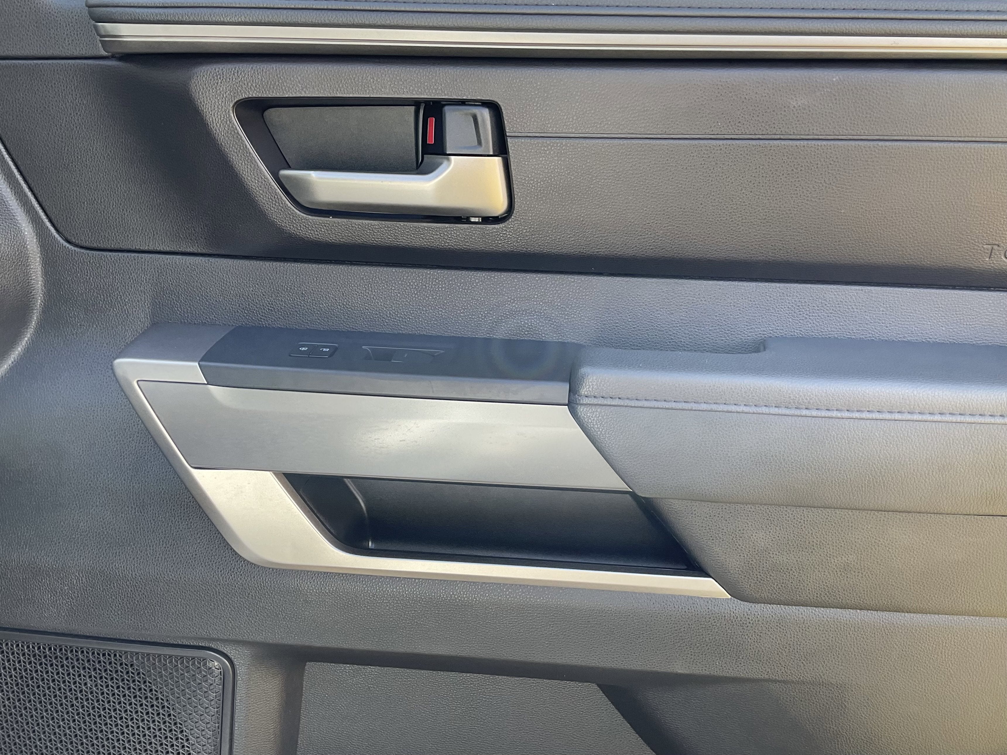 2024 Toyota TUNDRA 4X4 SR5