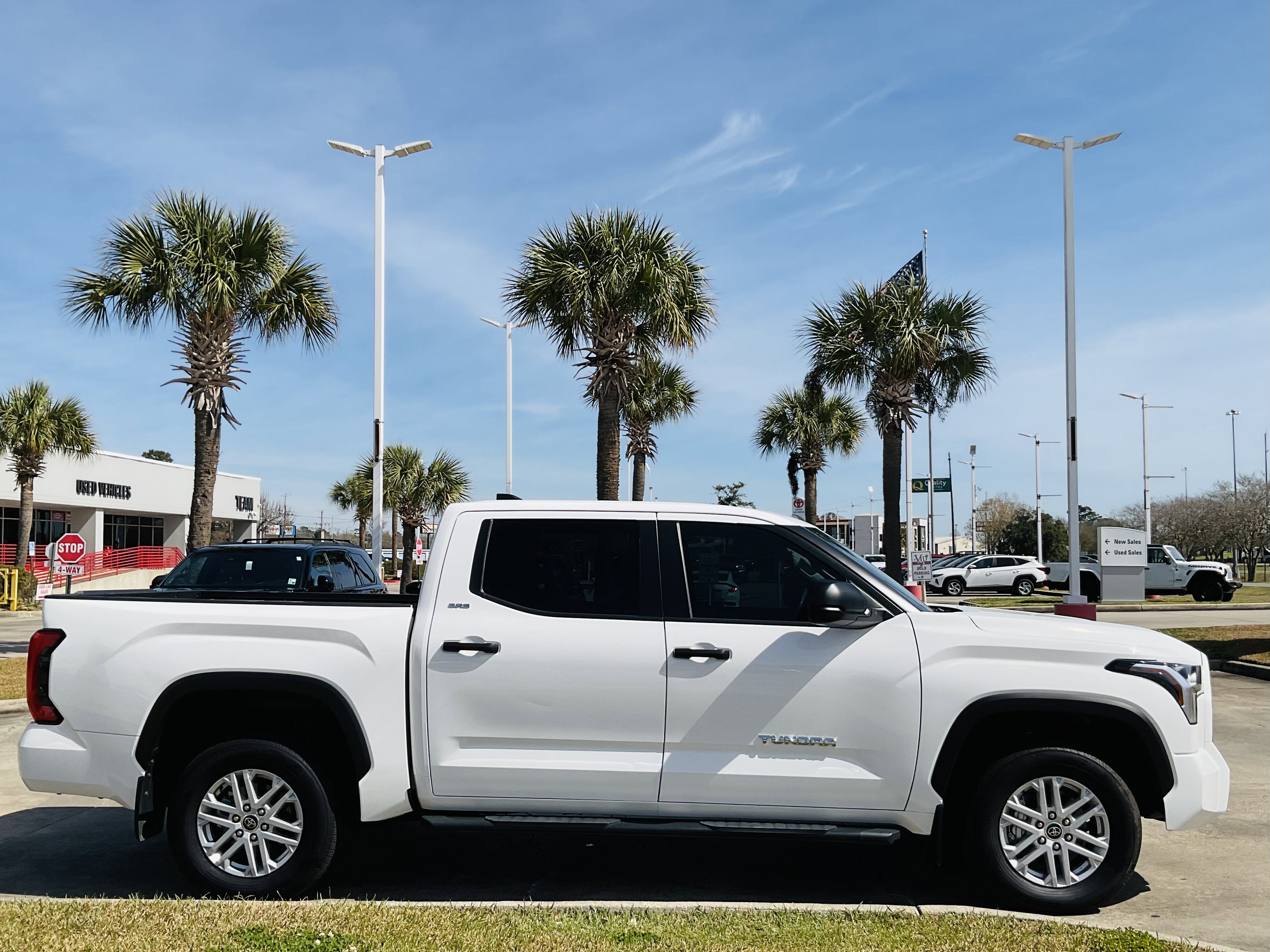 2024 Toyota TUNDRA 4X4 SR5
