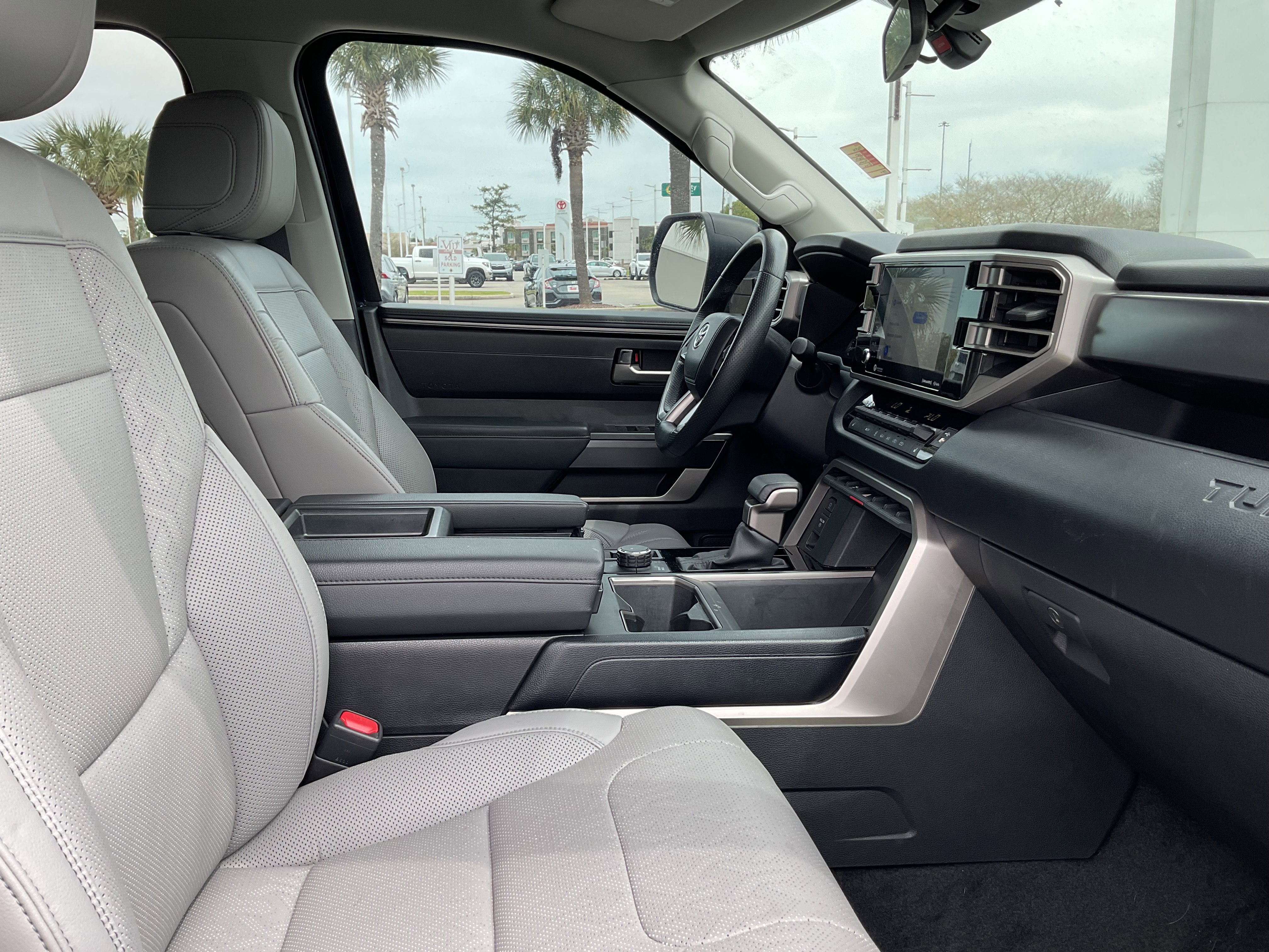 2024 Toyota TUNDRA 4X4 SR5