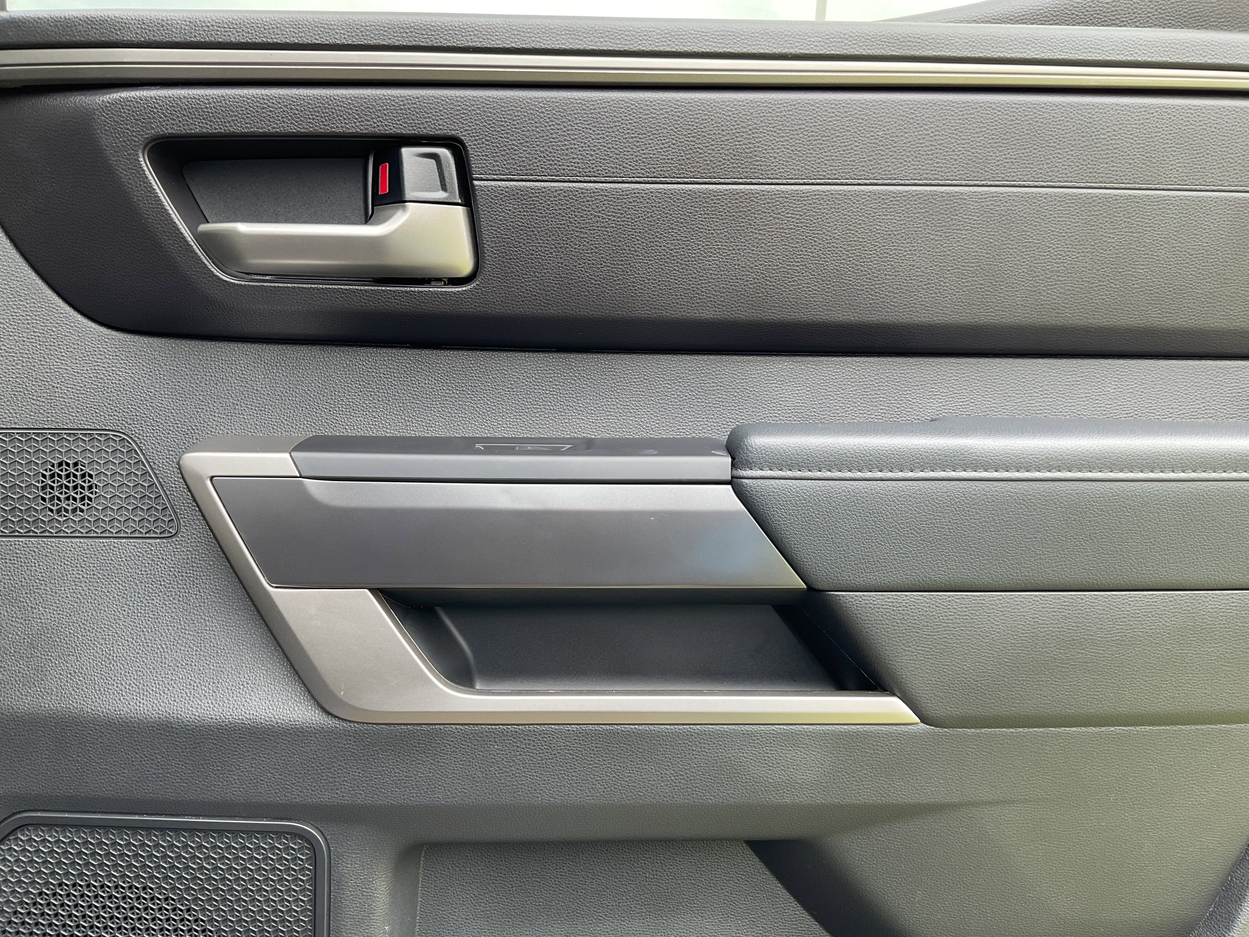 2024 Toyota TUNDRA 4X4 SR5