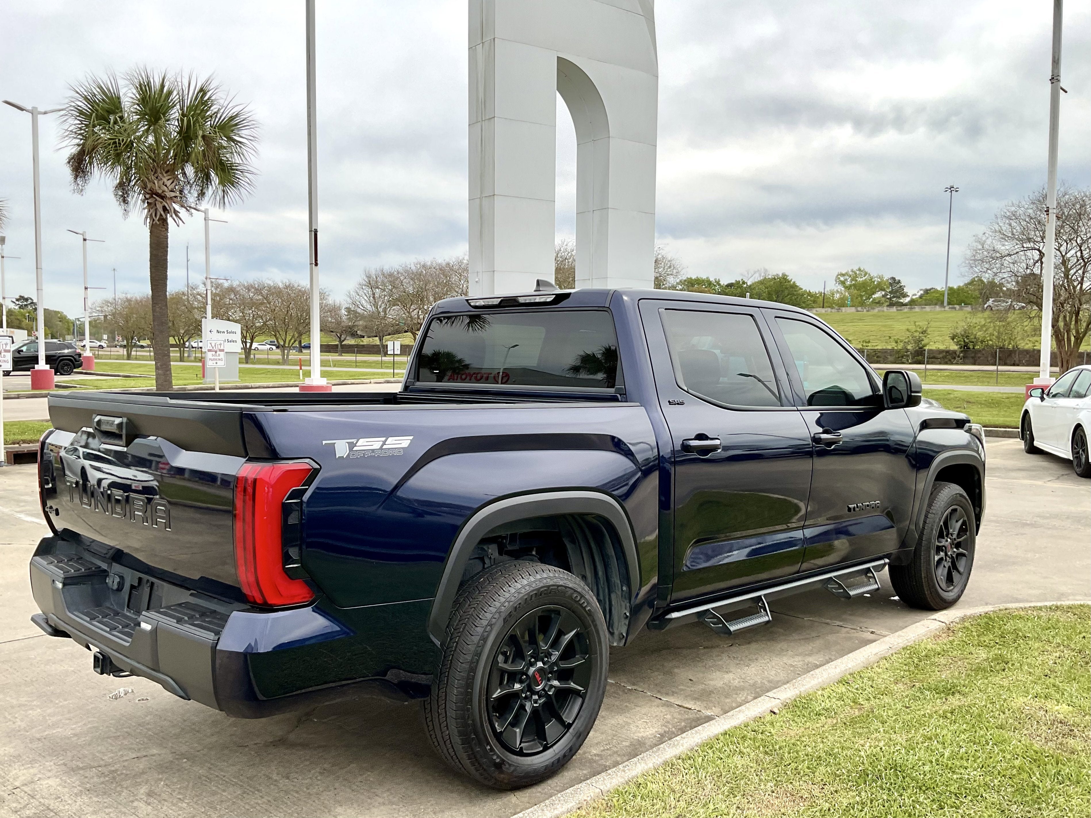 2024 Toyota TUNDRA 4X4 SR5