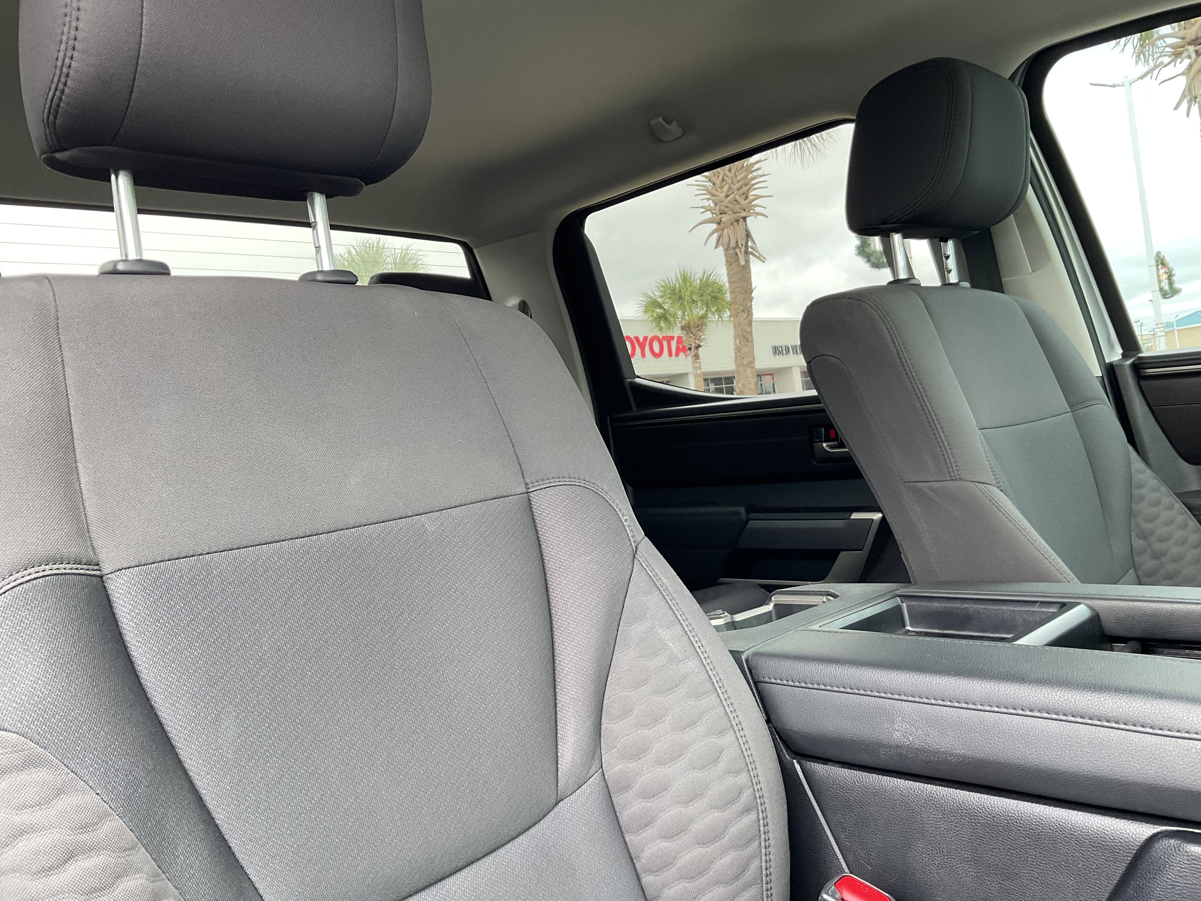 2024 Toyota TUNDRA 4X4 SR5