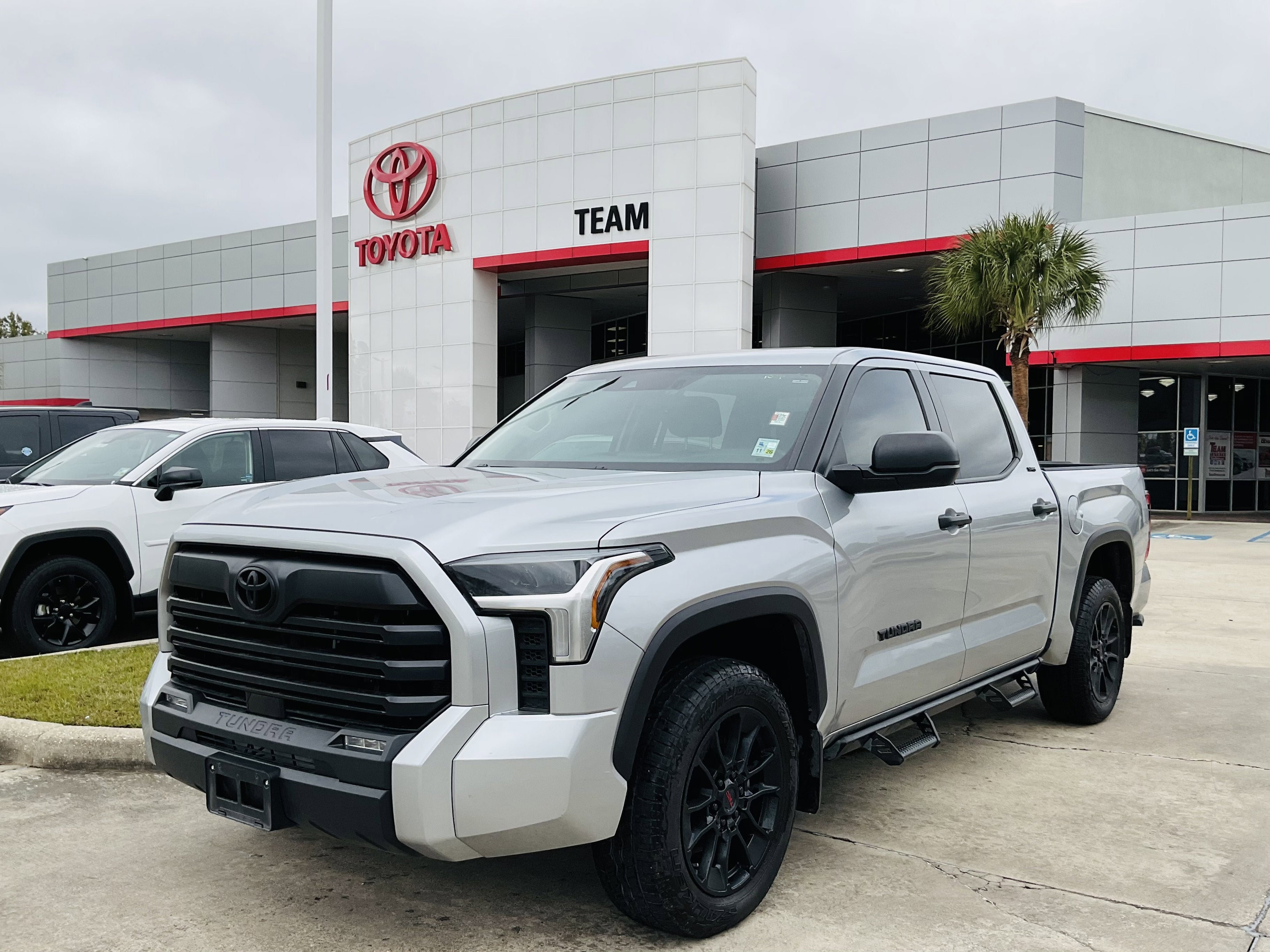 2024 Toyota TUNDRA 4X4 SR5