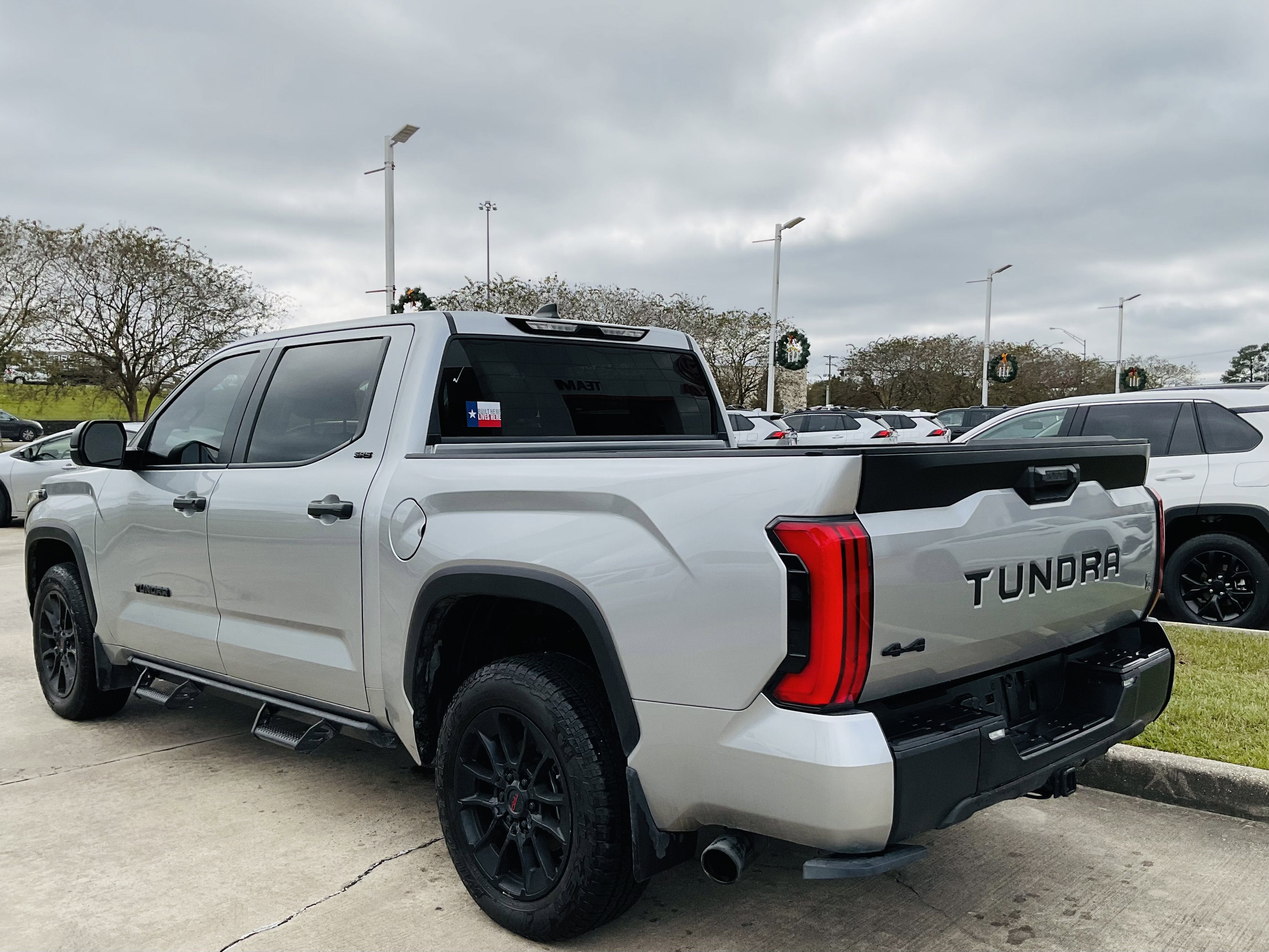 2024 Toyota TUNDRA 4X4 SR5