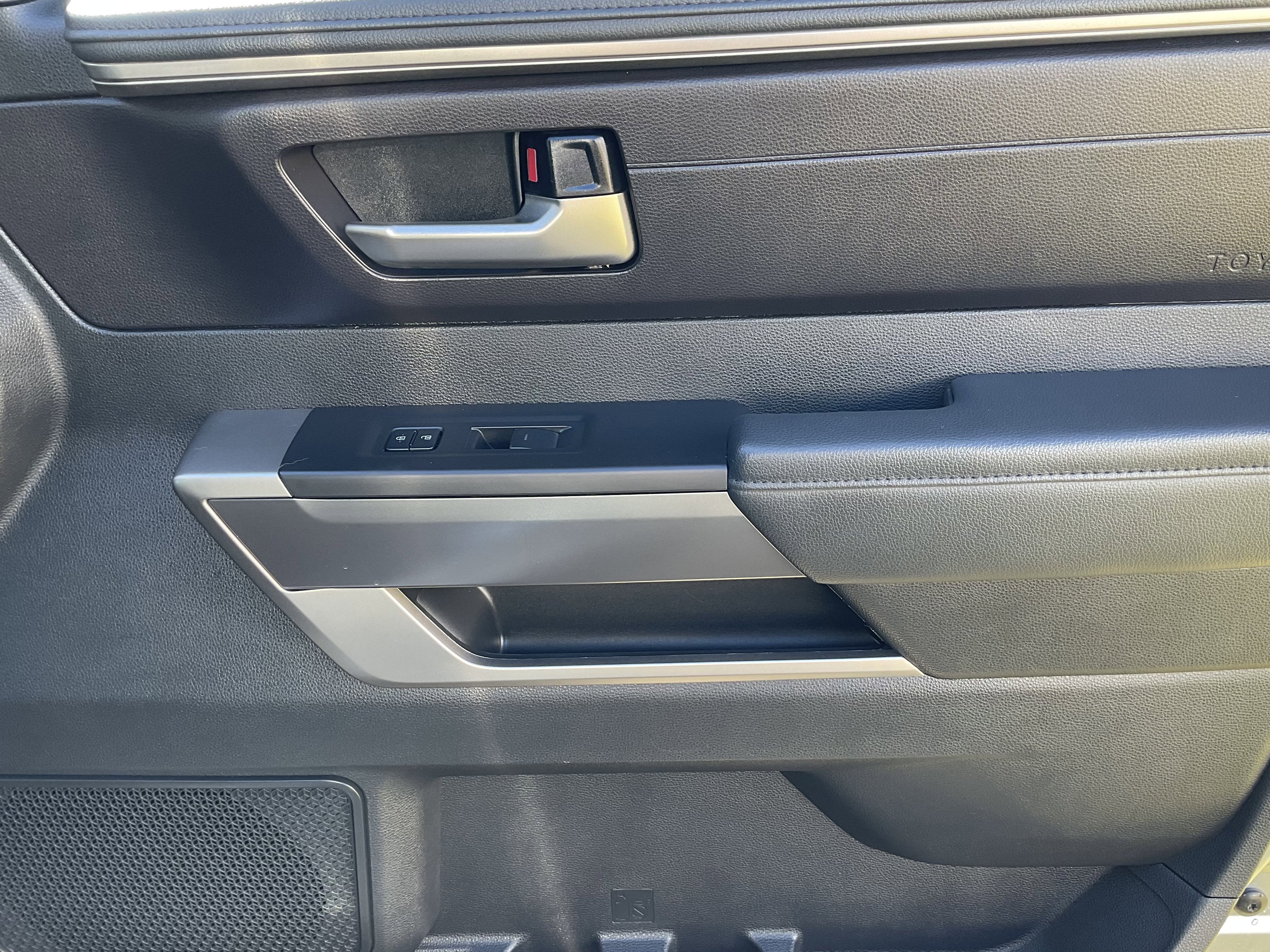 2024 Toyota TUNDRA 4X4 SR5