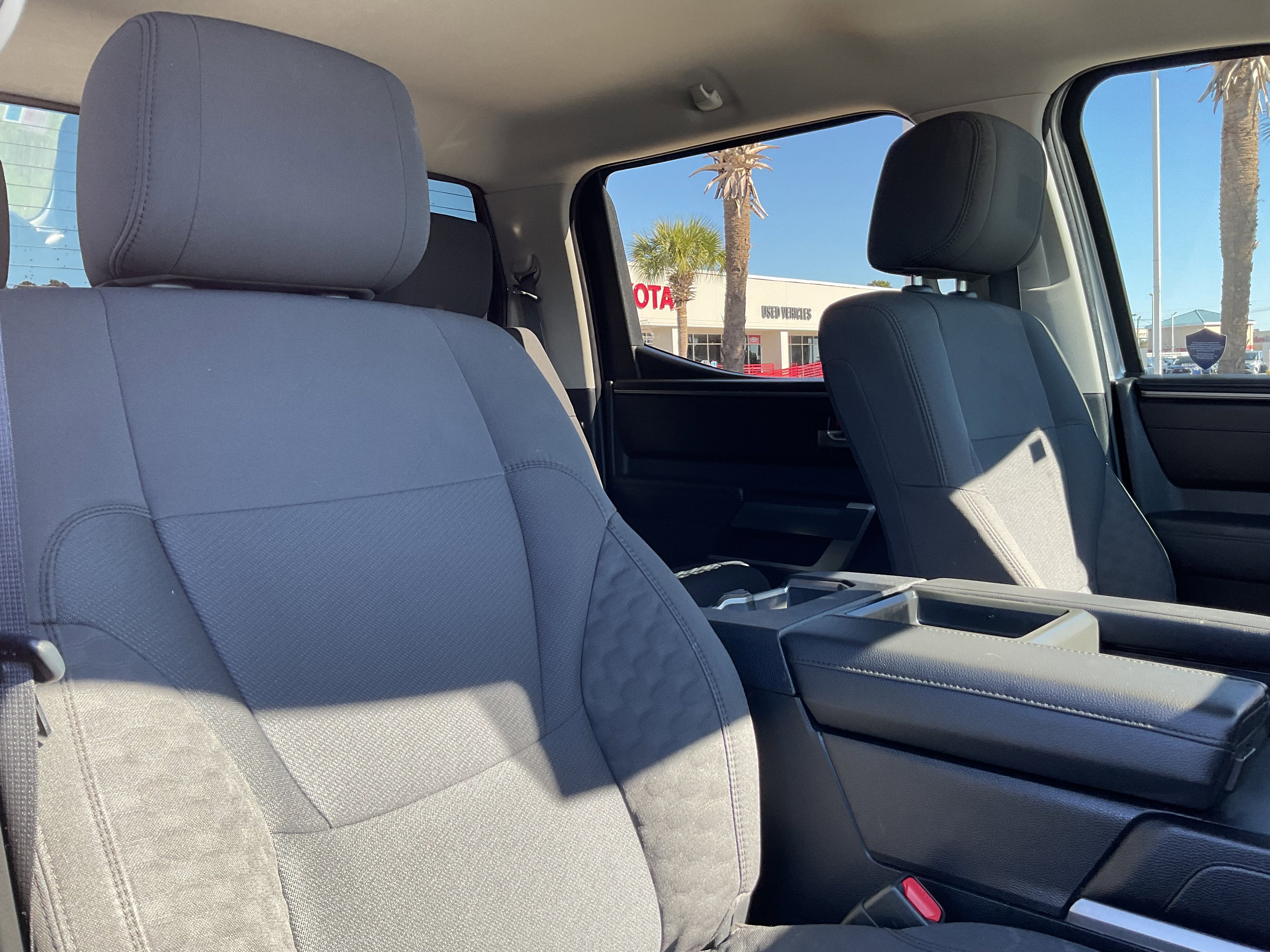 2024 Toyota TUNDRA 4X4 SR5