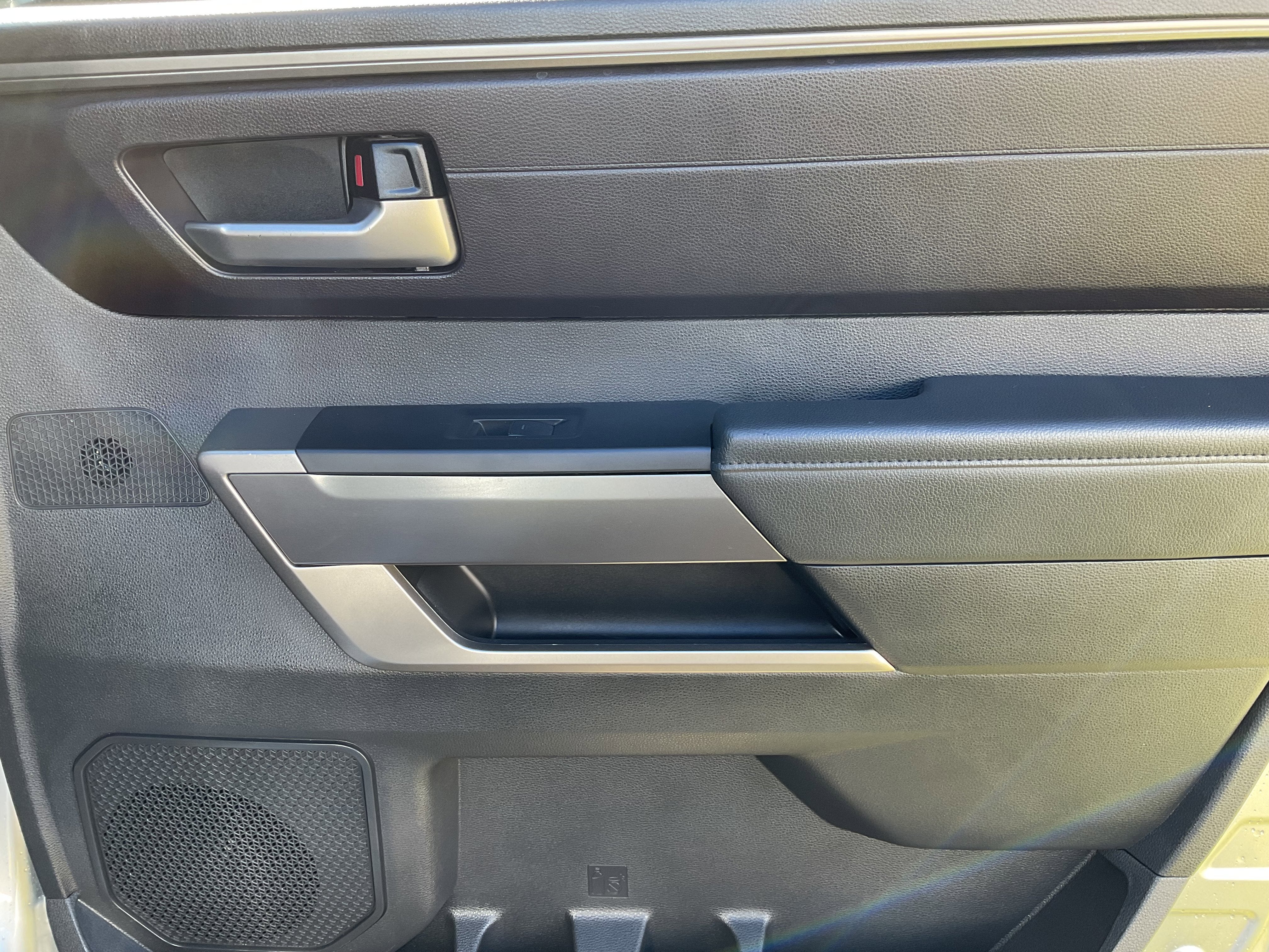 2024 Toyota TUNDRA 4X4 SR5