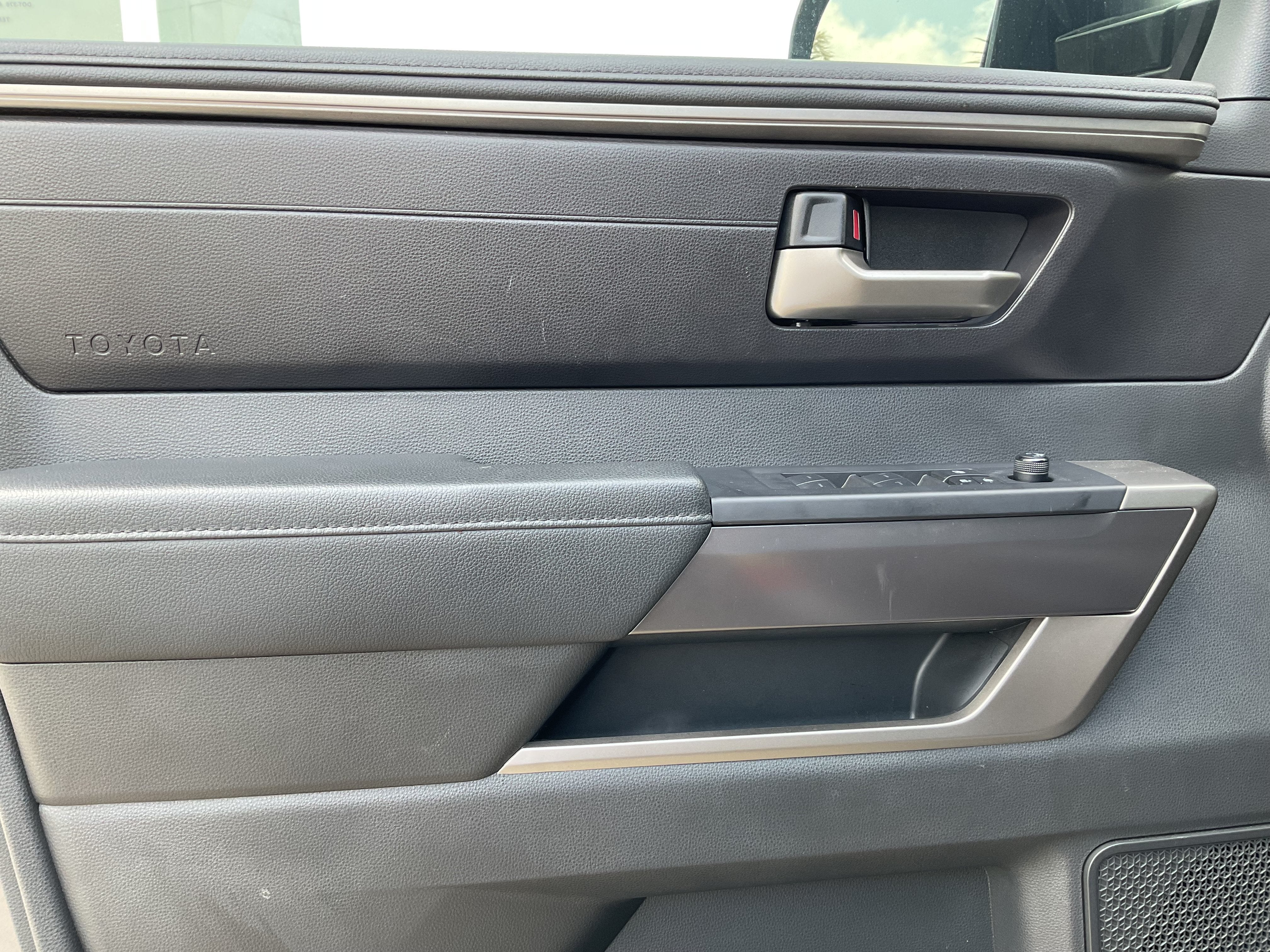 2025 Toyota Tundra 4WD SR5