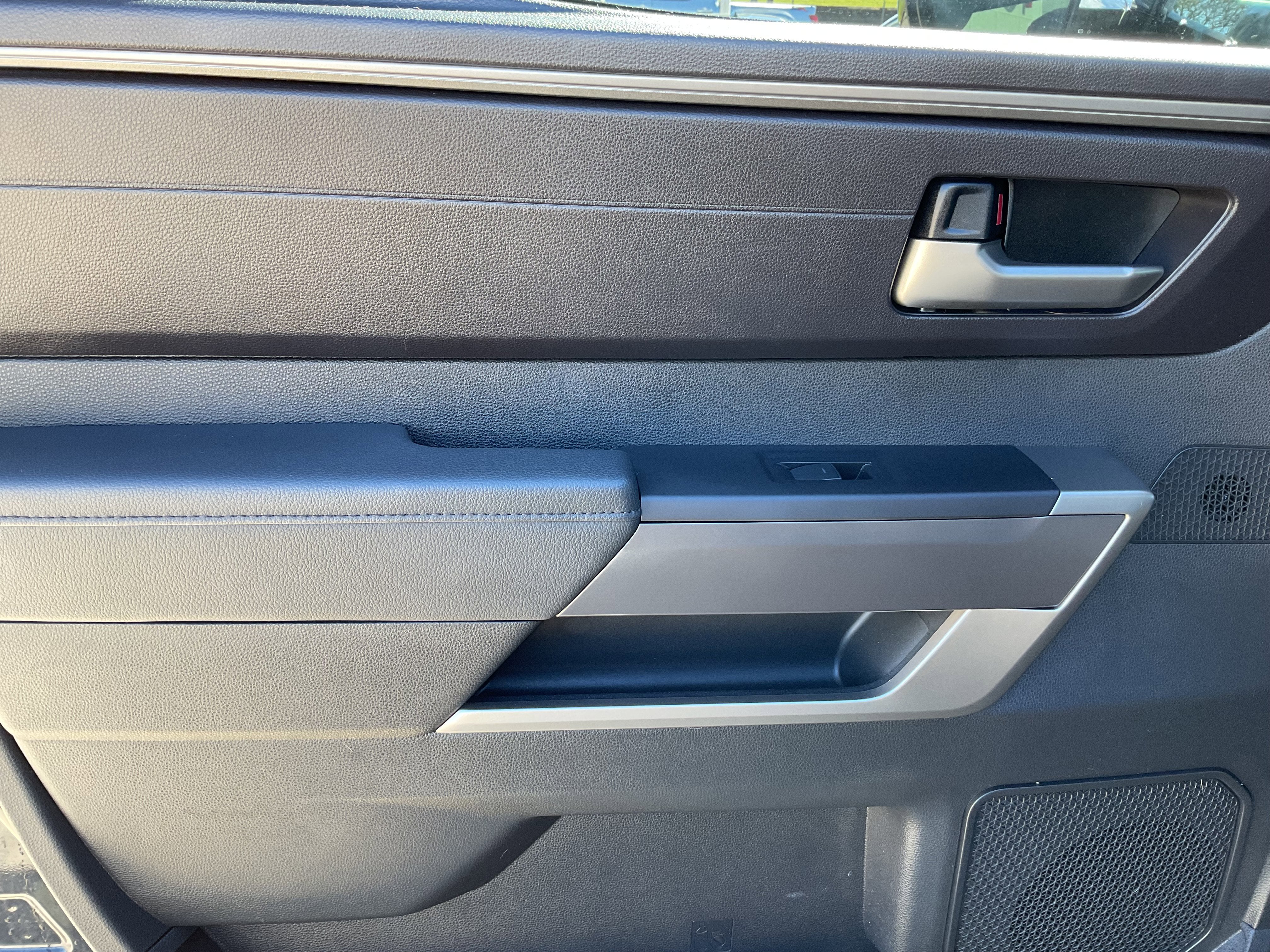 2024 Toyota TUNDRA 4X4 SR5