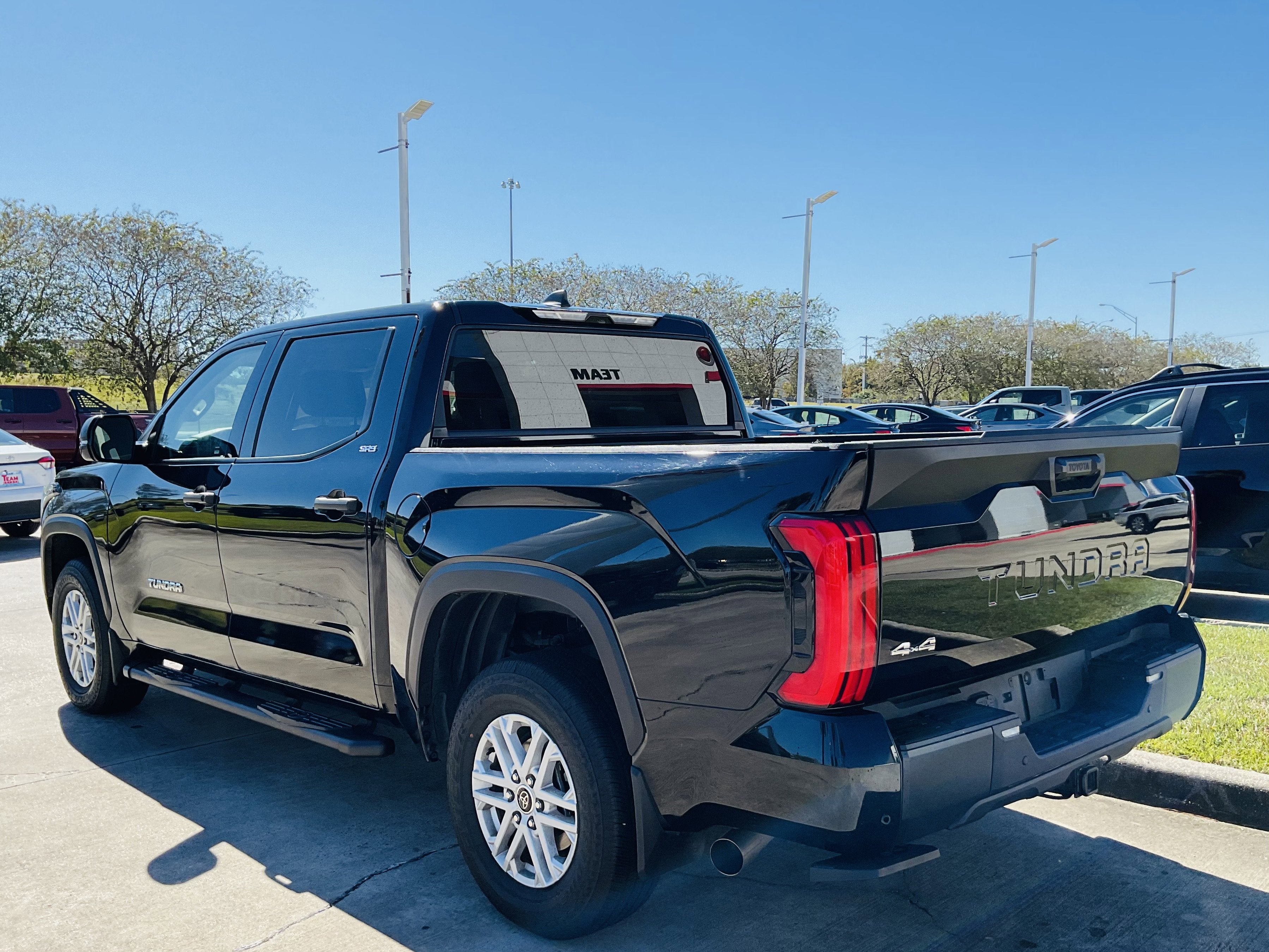 2024 Toyota TUNDRA 4X4 SR5