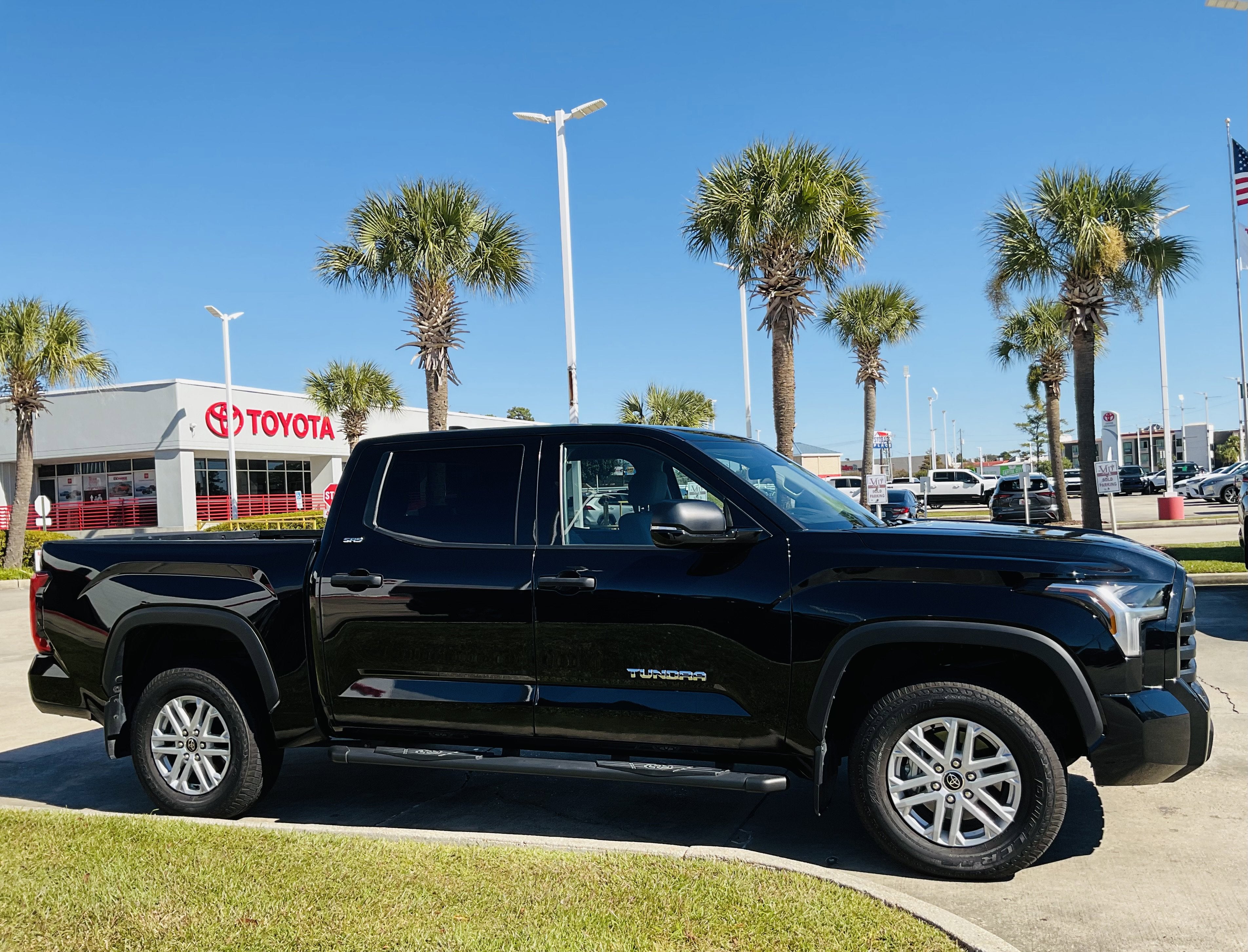 2024 Toyota TUNDRA 4X4 SR5