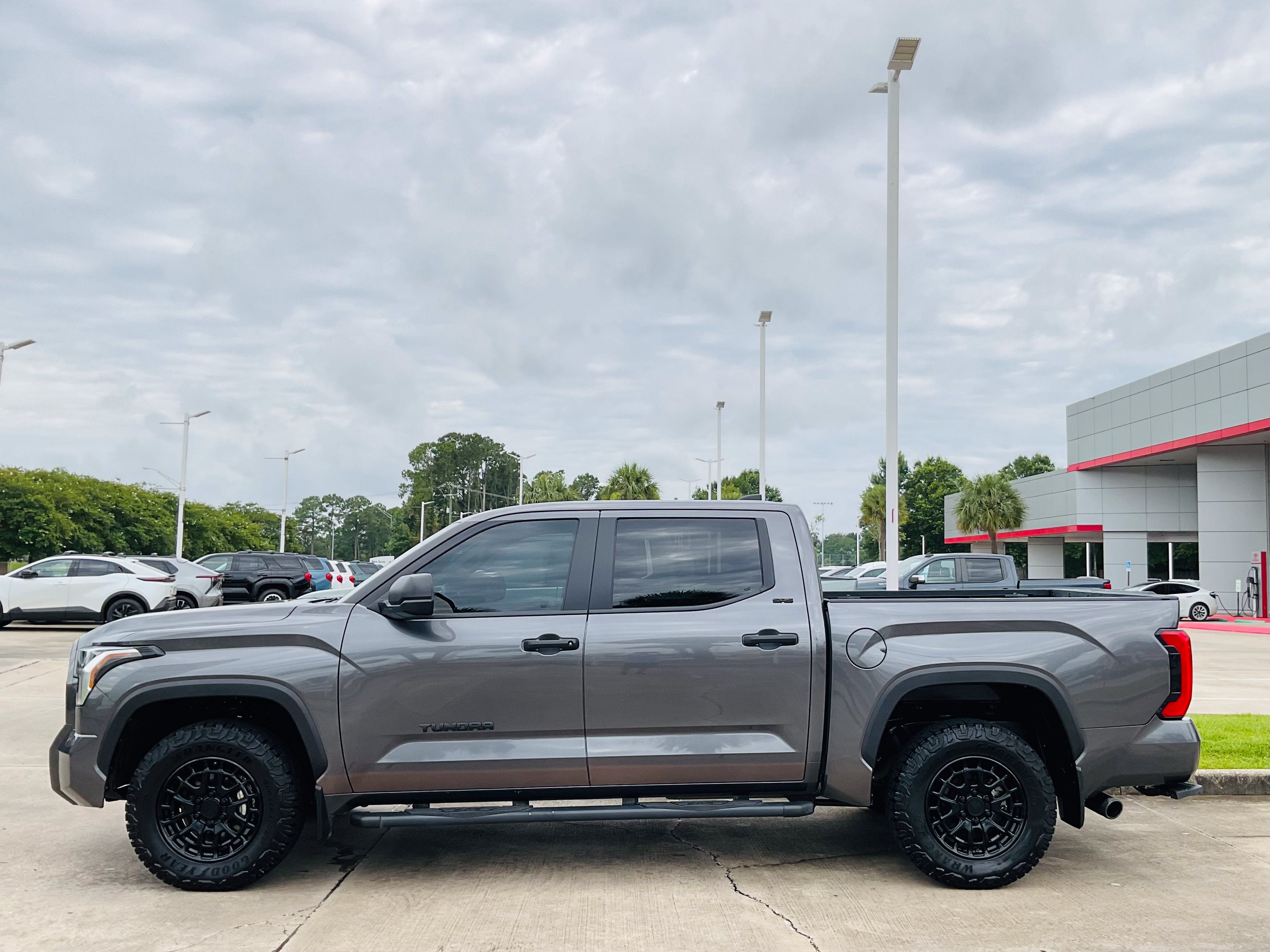 2025 Toyota Tundra SR5