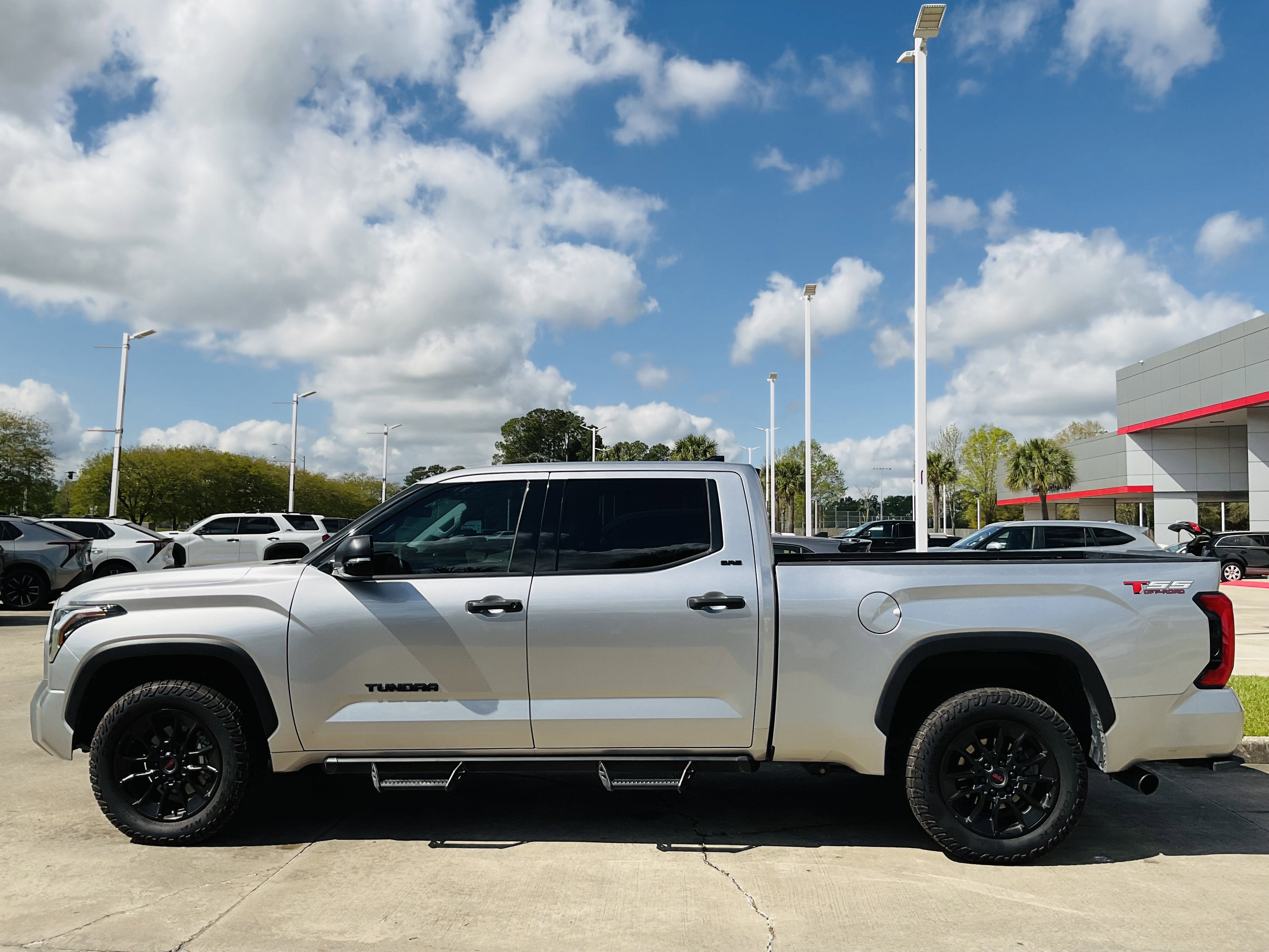 2023 Toyota TUNDRA 4X4 SR5