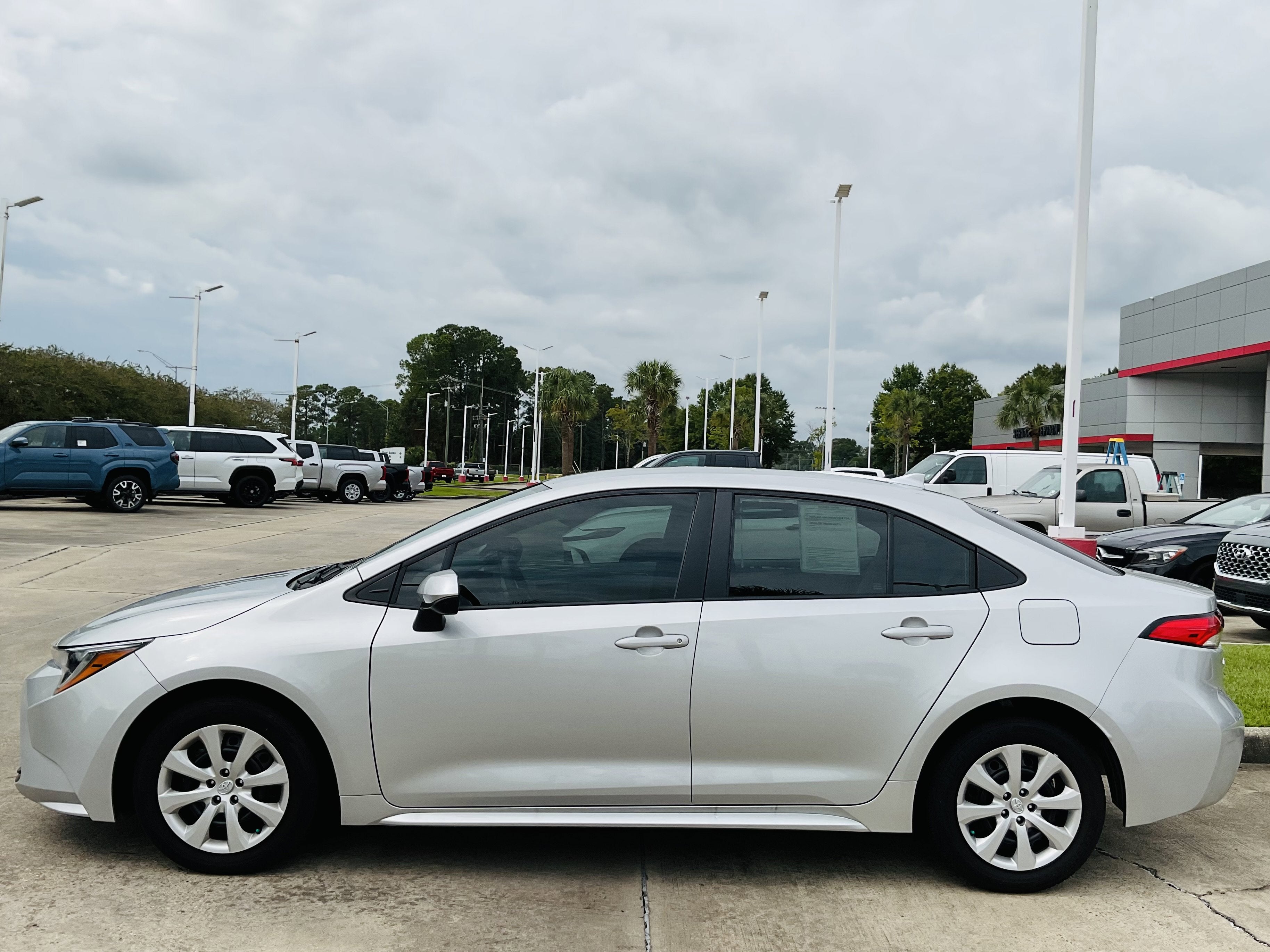 2024 Toyota COROLLA LE